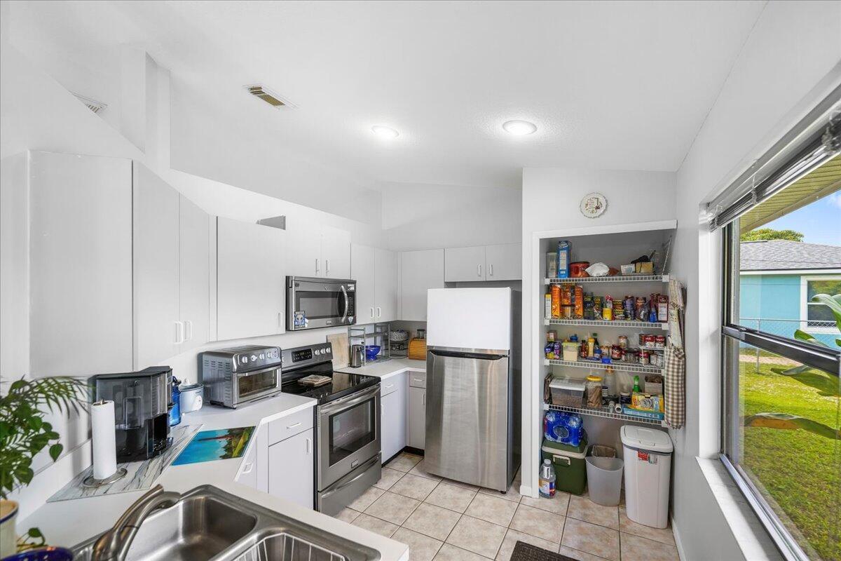 PORT ST LUCIE SECTION 3 - Residential