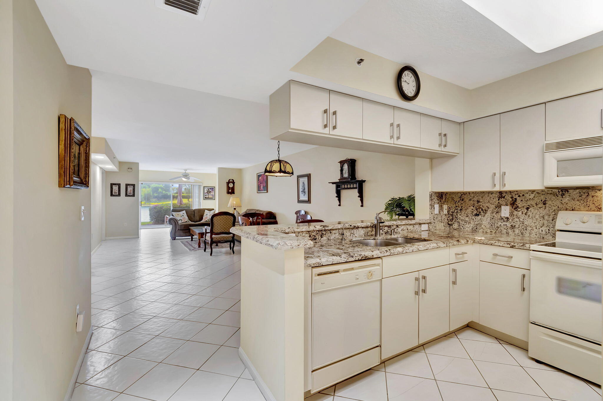 CORAL LAKES - Residential