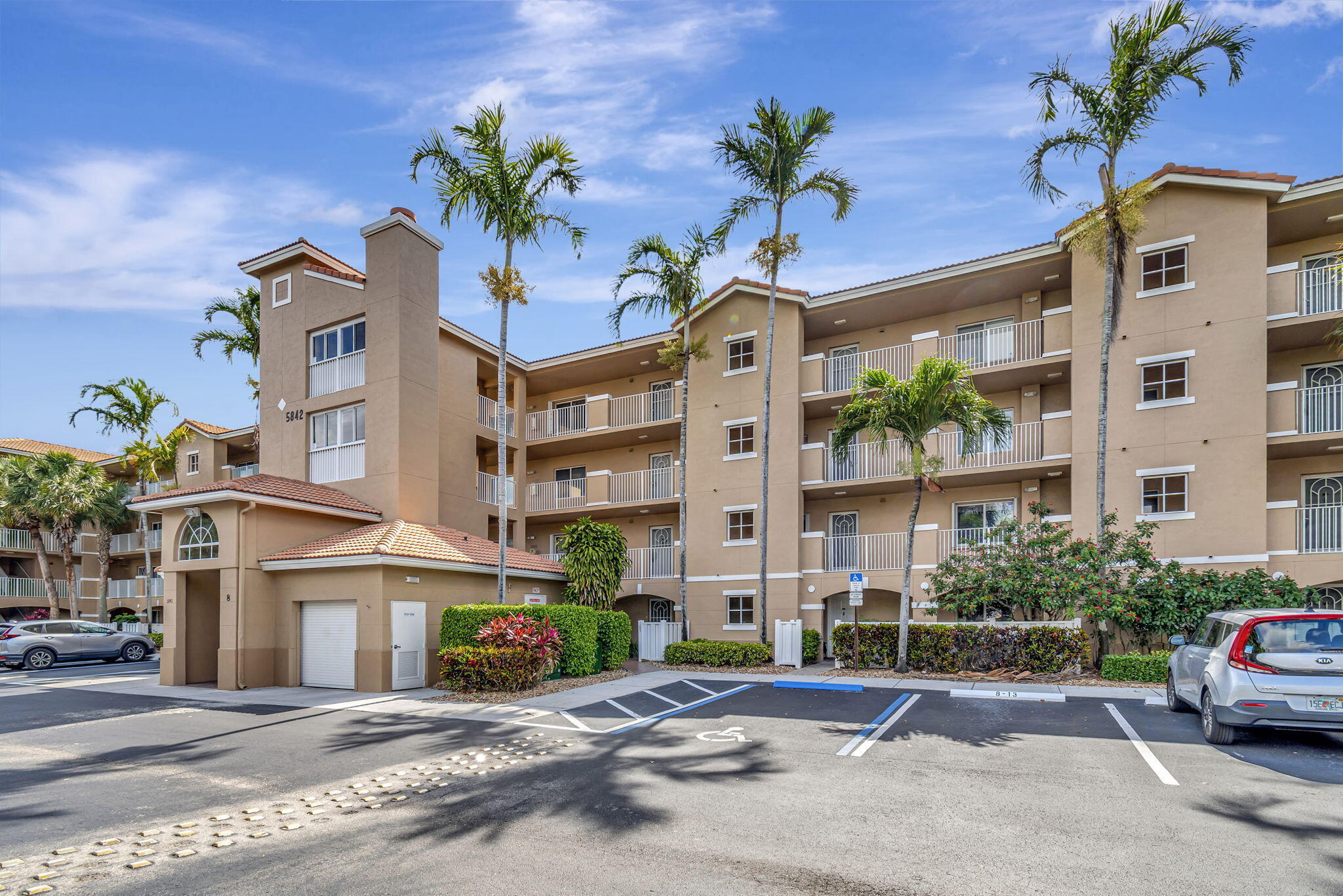 CORAL LAKES - Residential