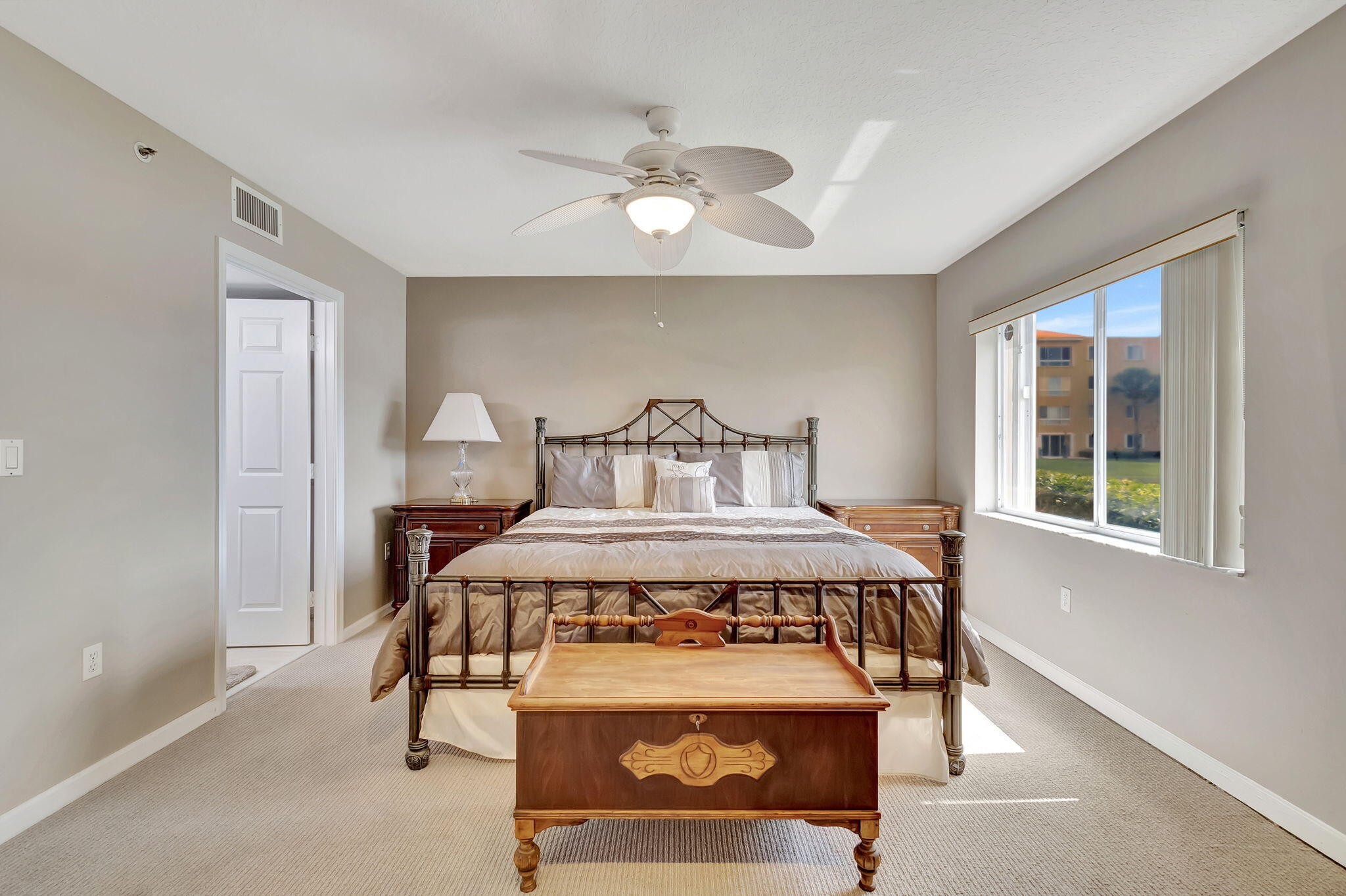 CORAL LAKES - Residential