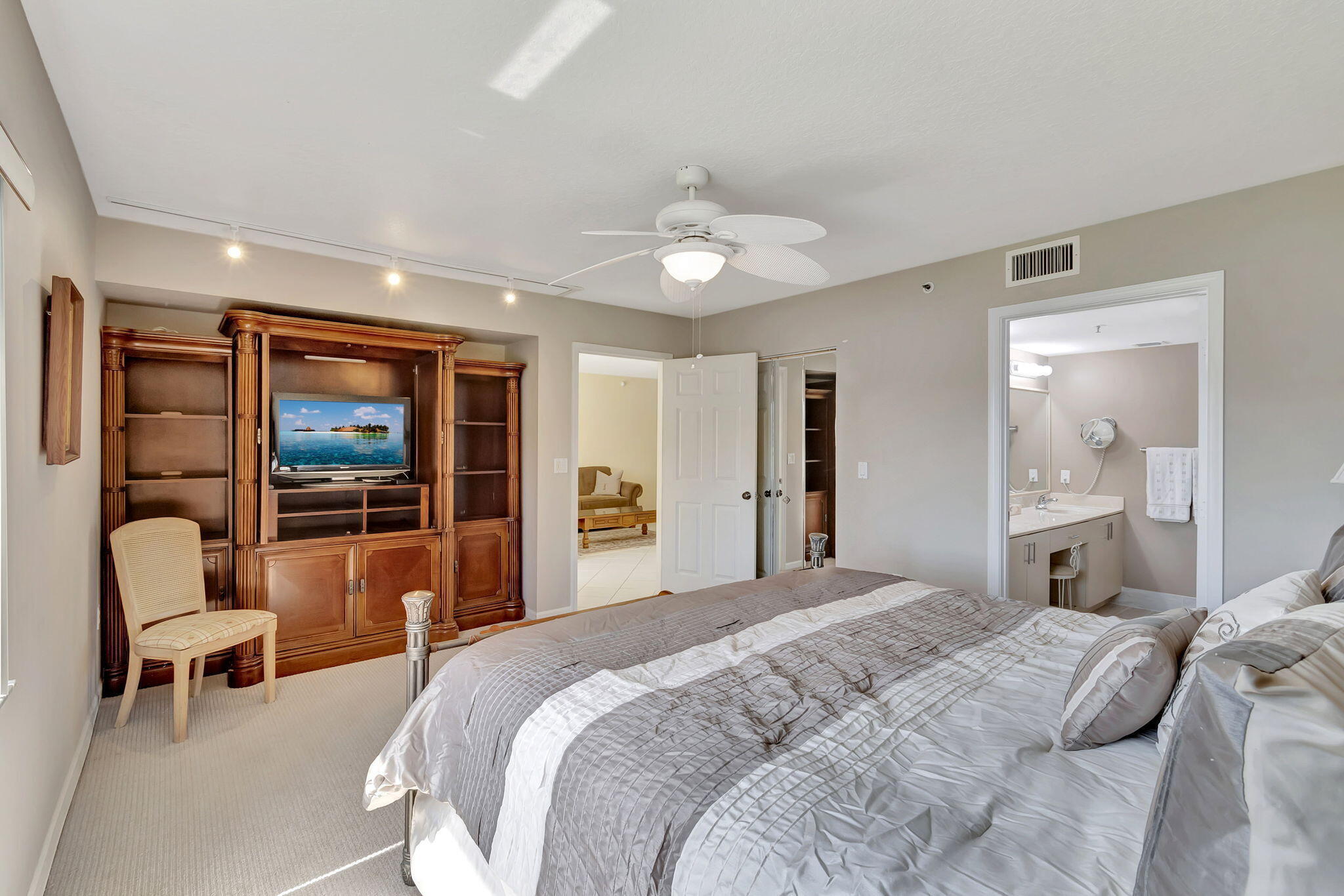 CORAL LAKES - Residential