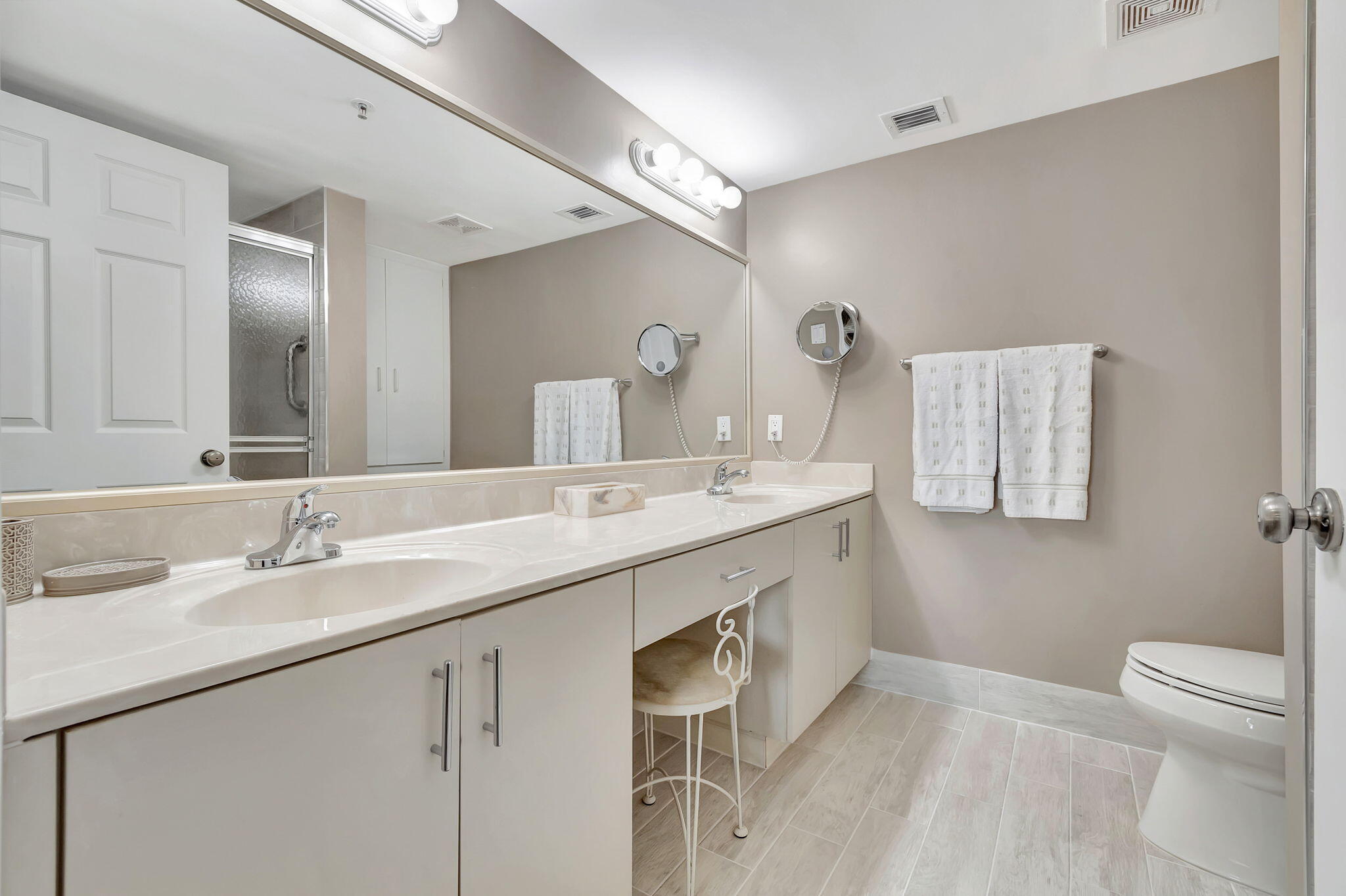 CORAL LAKES - Residential