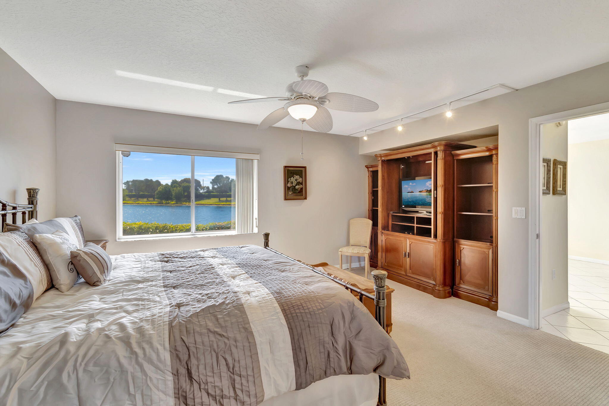 CORAL LAKES - Residential