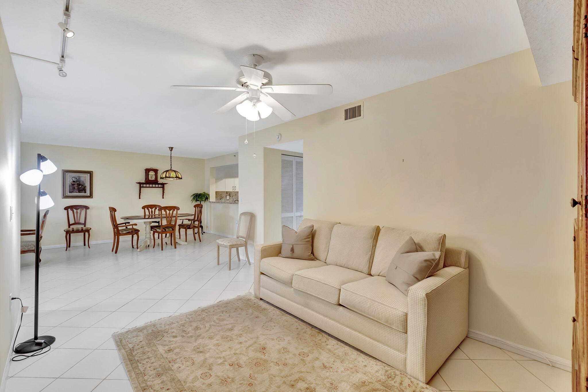 CORAL LAKES - Residential