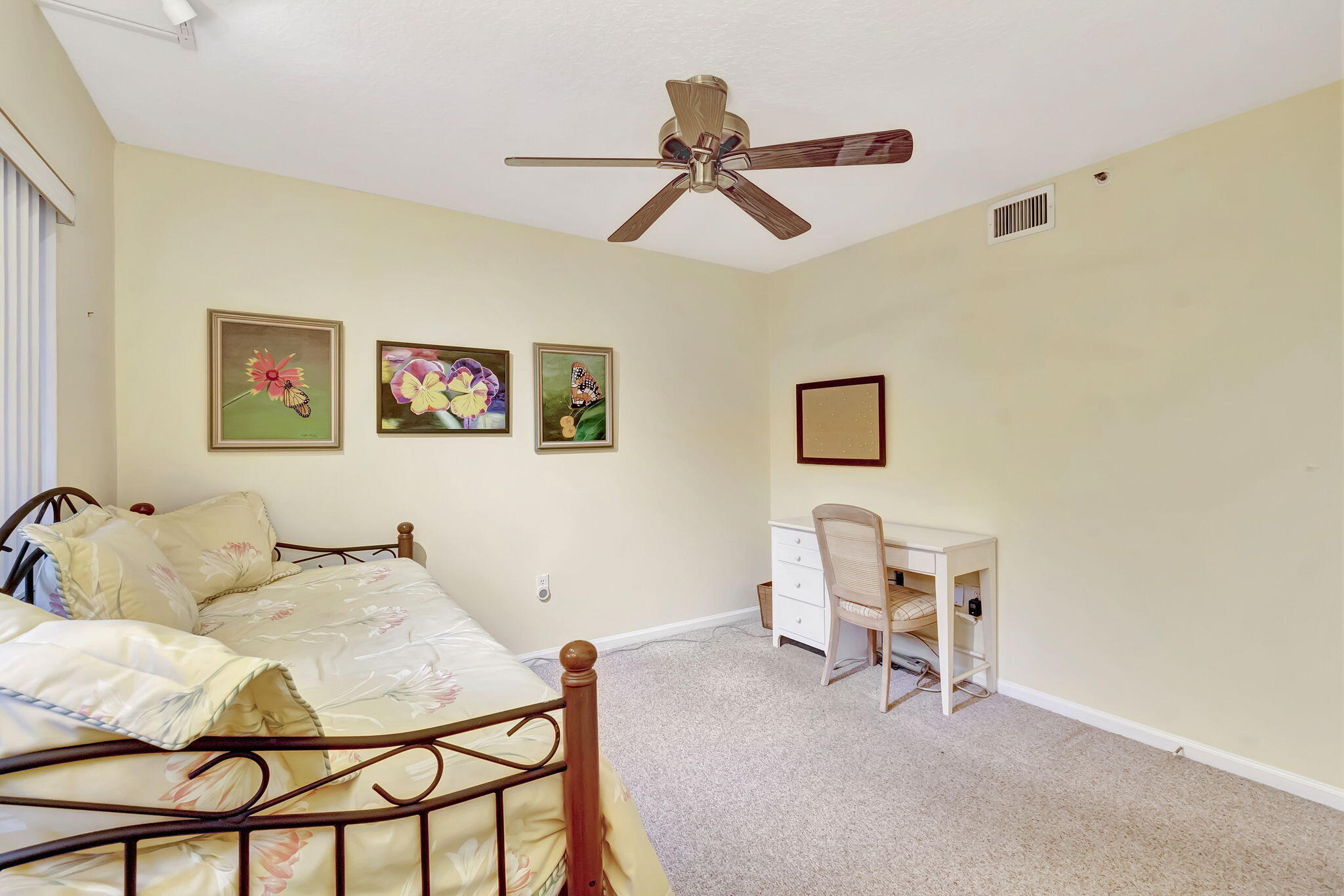 CORAL LAKES - Residential