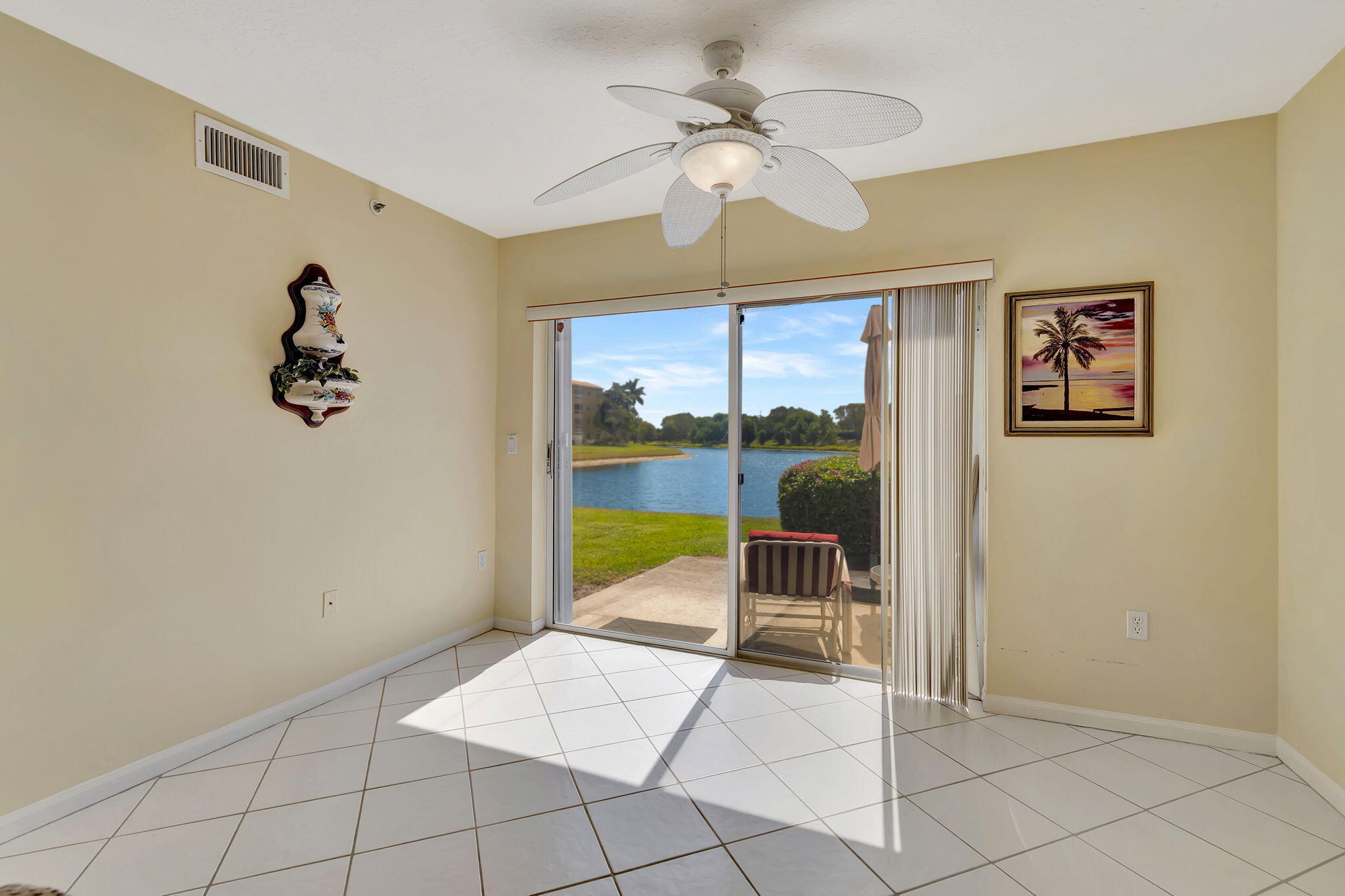 CORAL LAKES - Residential