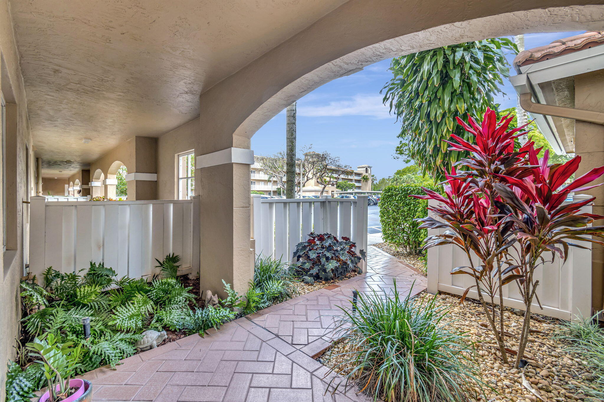 CORAL LAKES - Residential