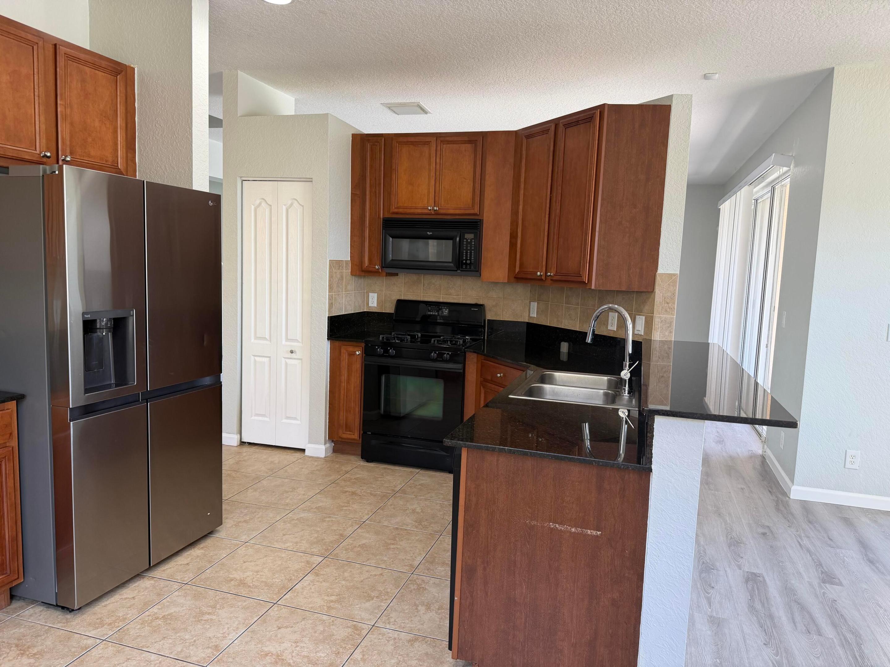 ANTHONY GROVES PH 2 - Residential Lease