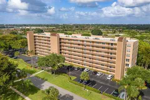 4570 NW 18th Avenue Unit 107, Deerfield Beach, FL MLS: F10499526