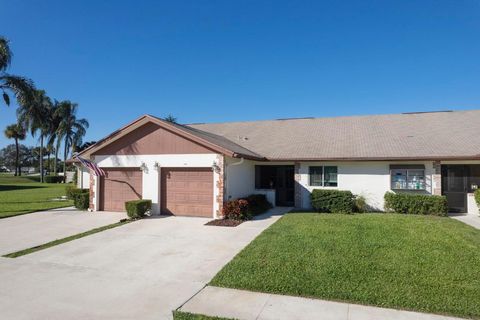 Photo of 140 Moccasin Trail S, Jupiter, FL 33458 (MLS # R11155815)