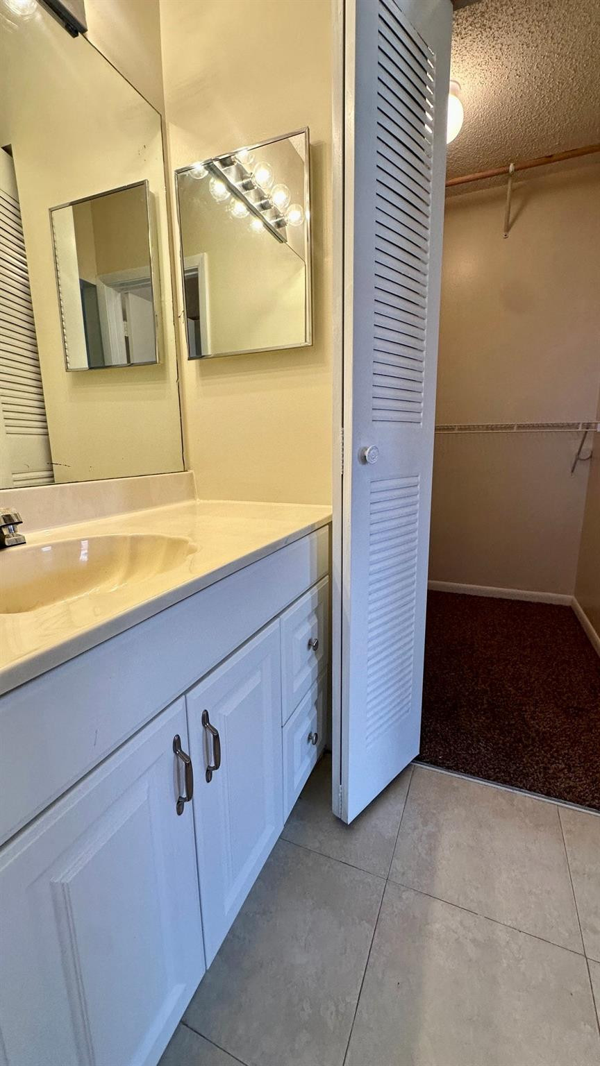 Sartori Lake 119-39 B - Residential Lease