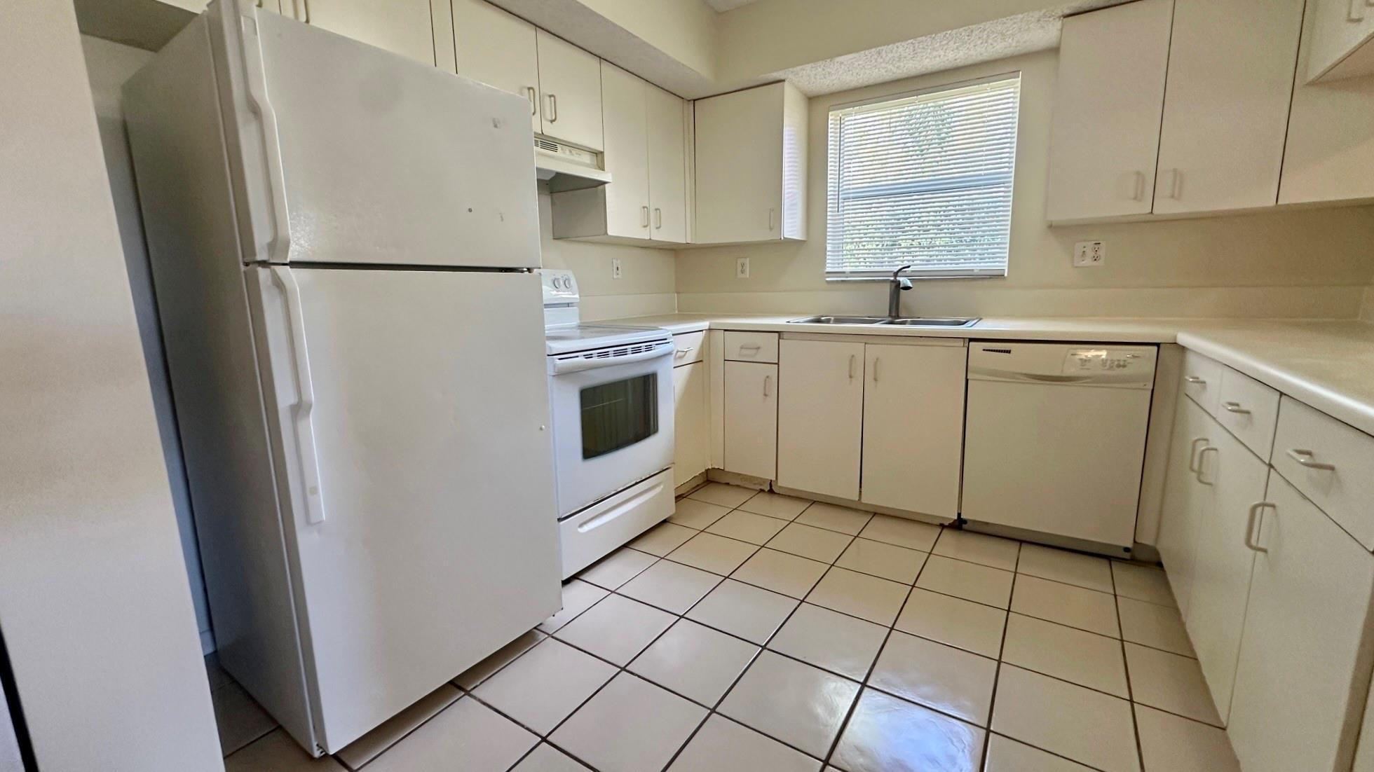 Sartori Lake 119-39 B - Residential Lease