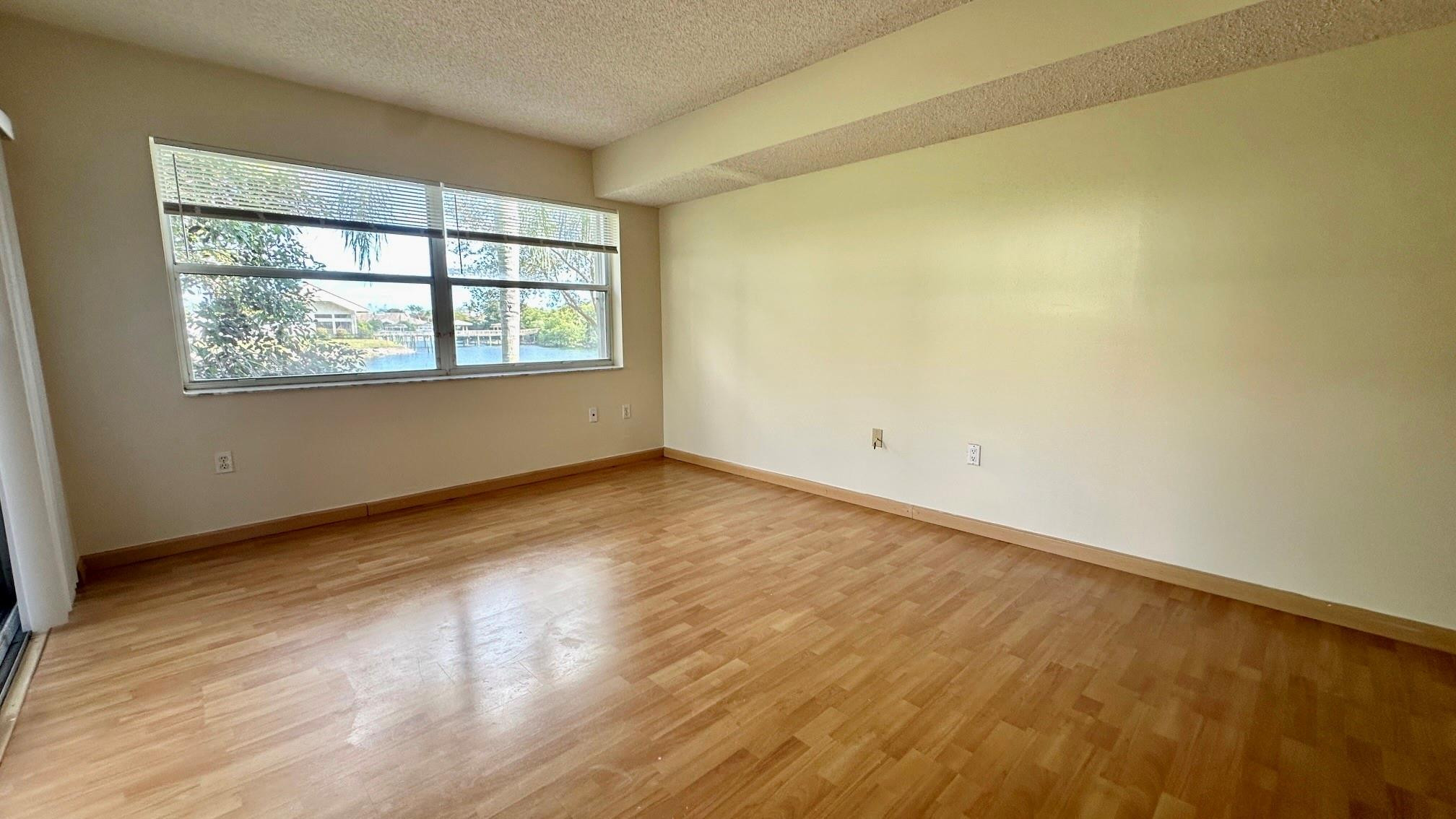 Sartori Lake 119-39 B - Residential Lease