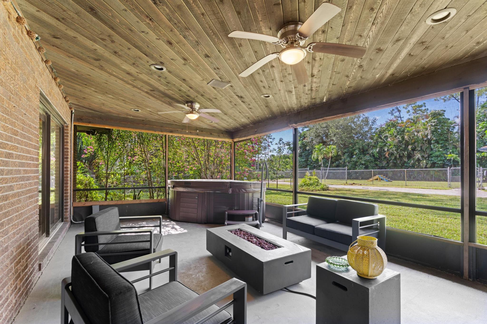 LOXAHATCHEE GROVES - Residential