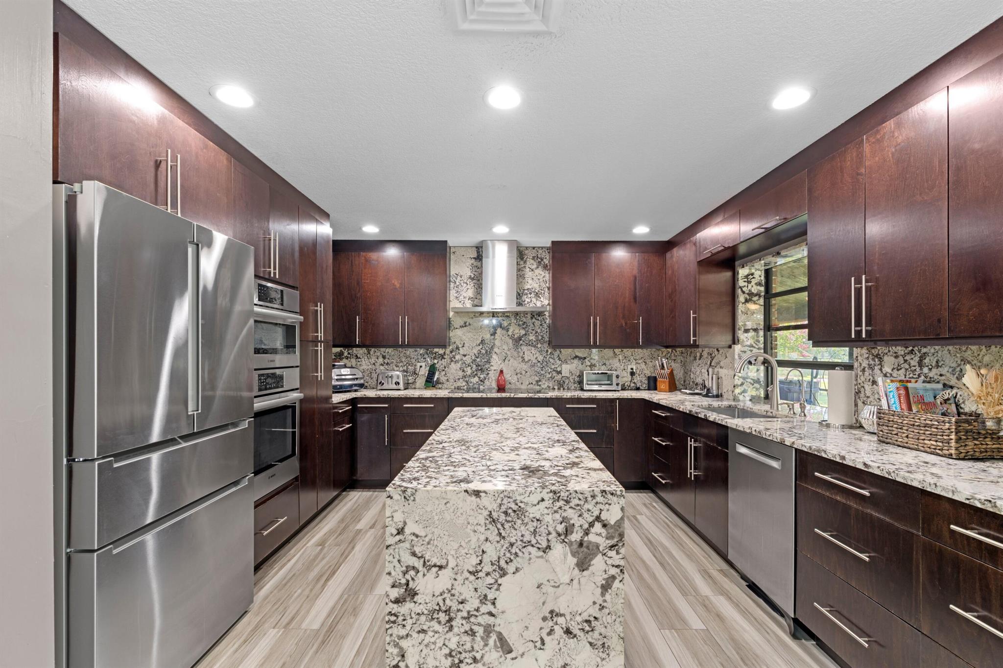 LOXAHATCHEE GROVES - Residential