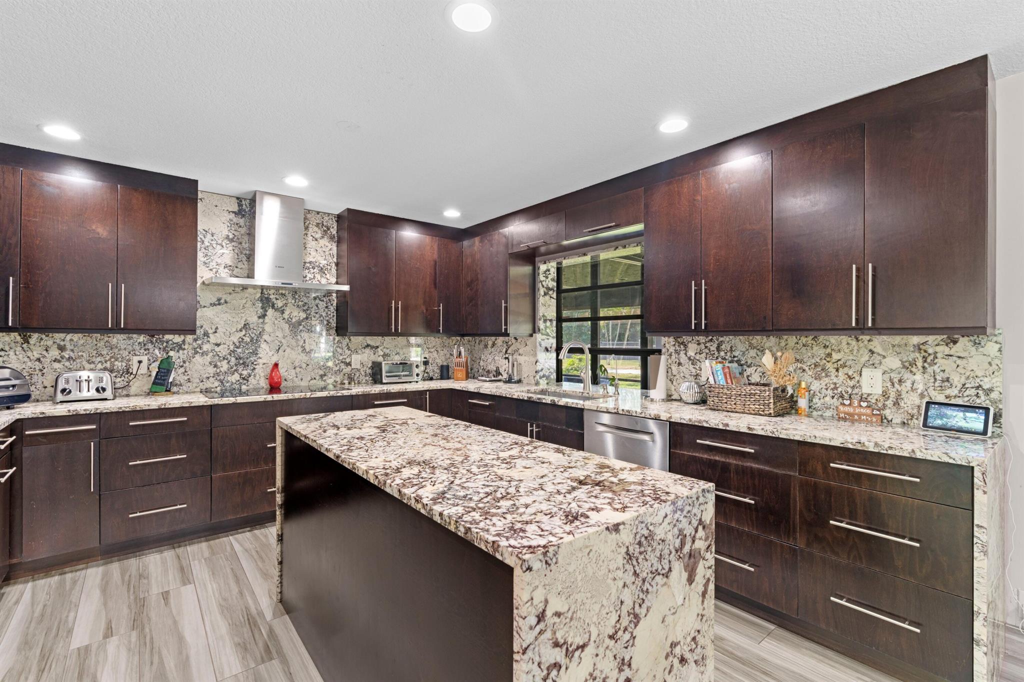 LOXAHATCHEE GROVES - Residential
