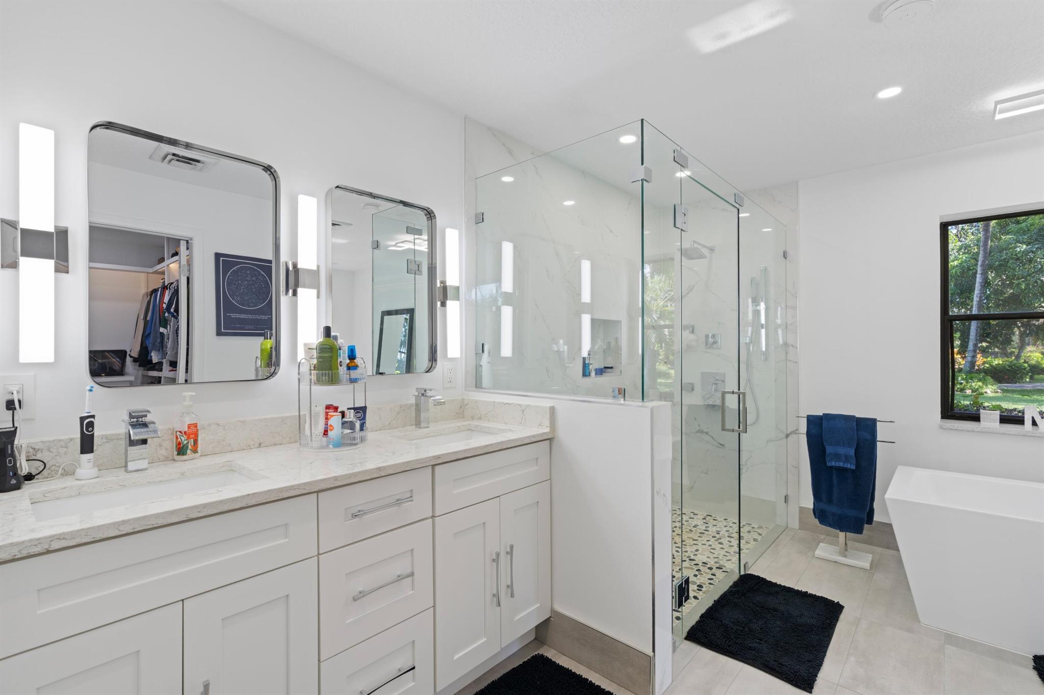 LOXAHATCHEE GROVES - Residential