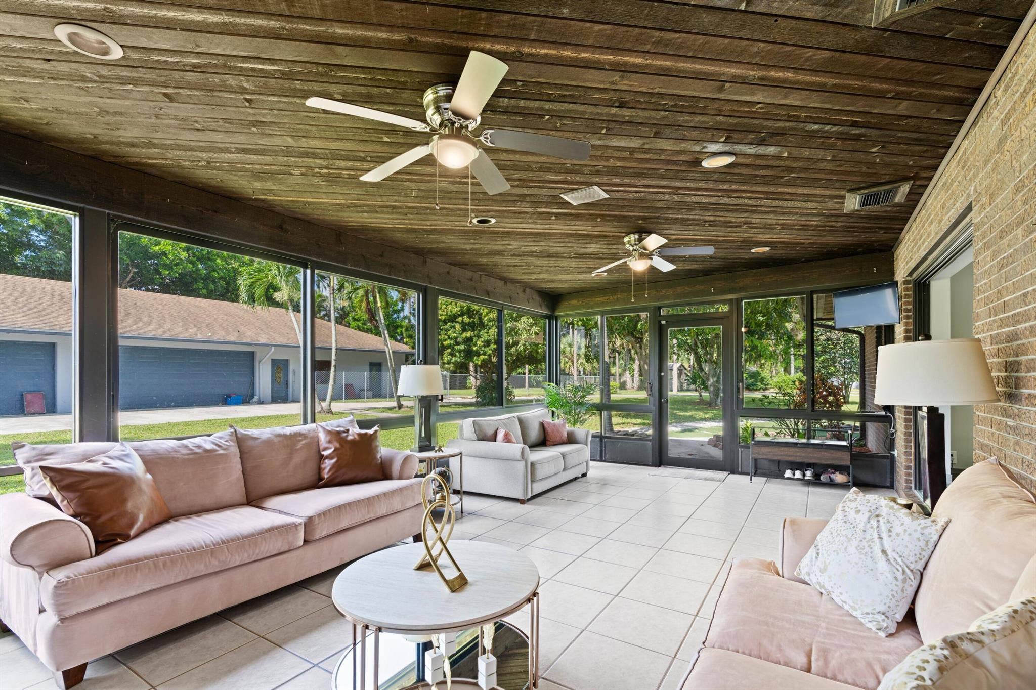 LOXAHATCHEE GROVES - Residential