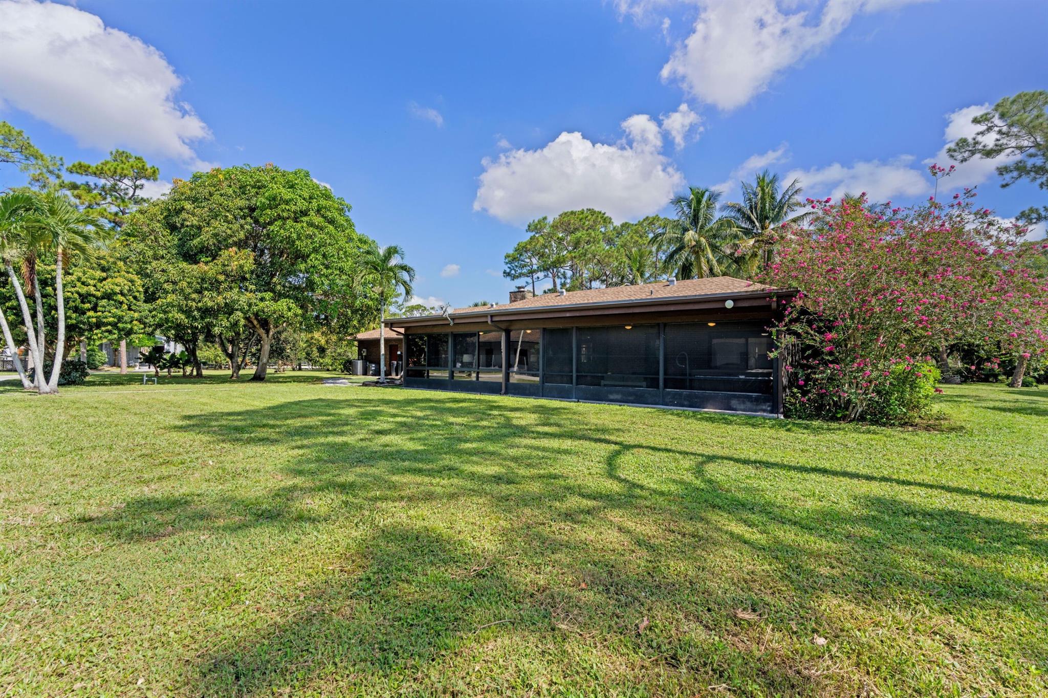 LOXAHATCHEE GROVES - Residential