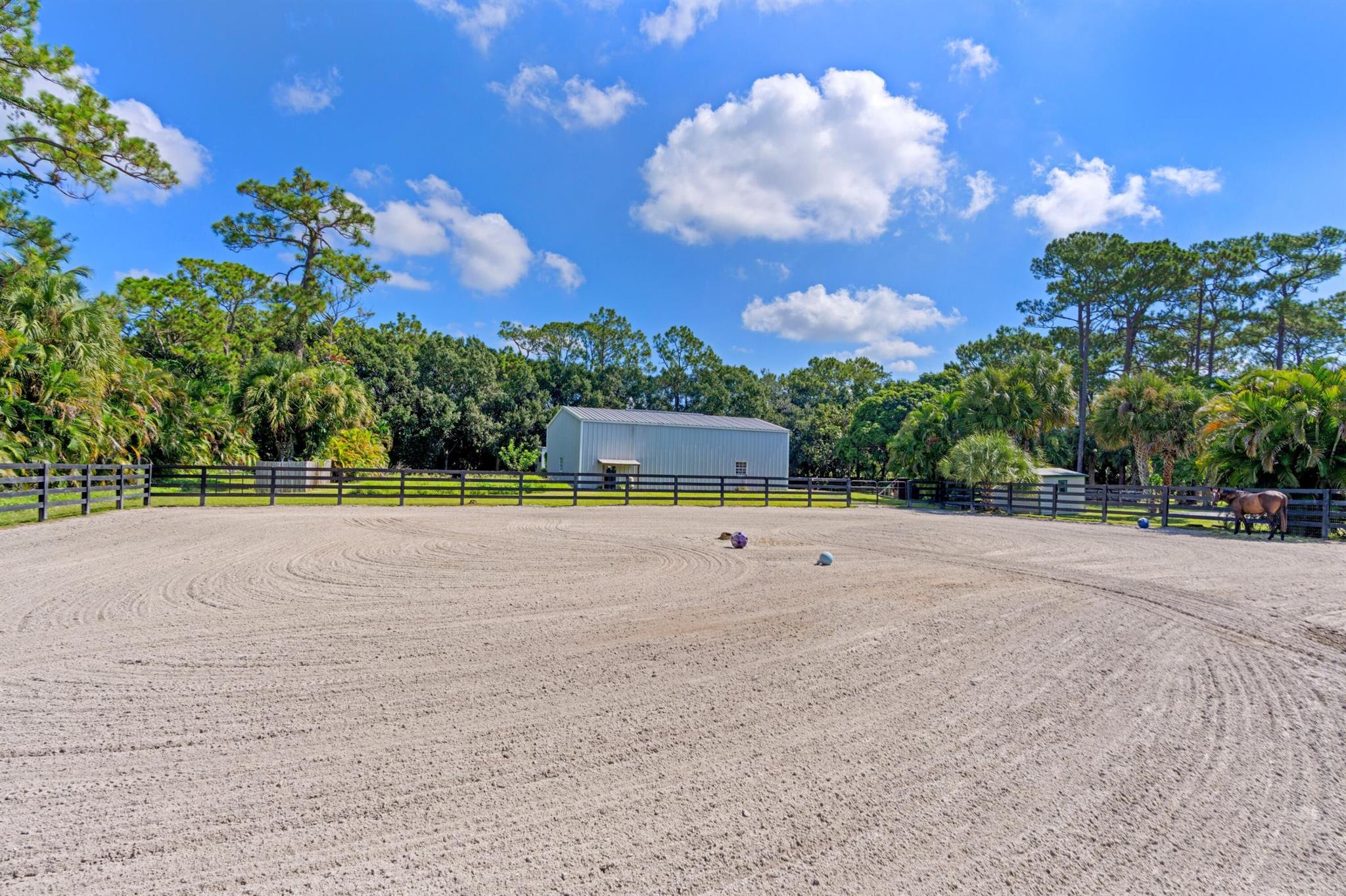 LOXAHATCHEE GROVES - Residential