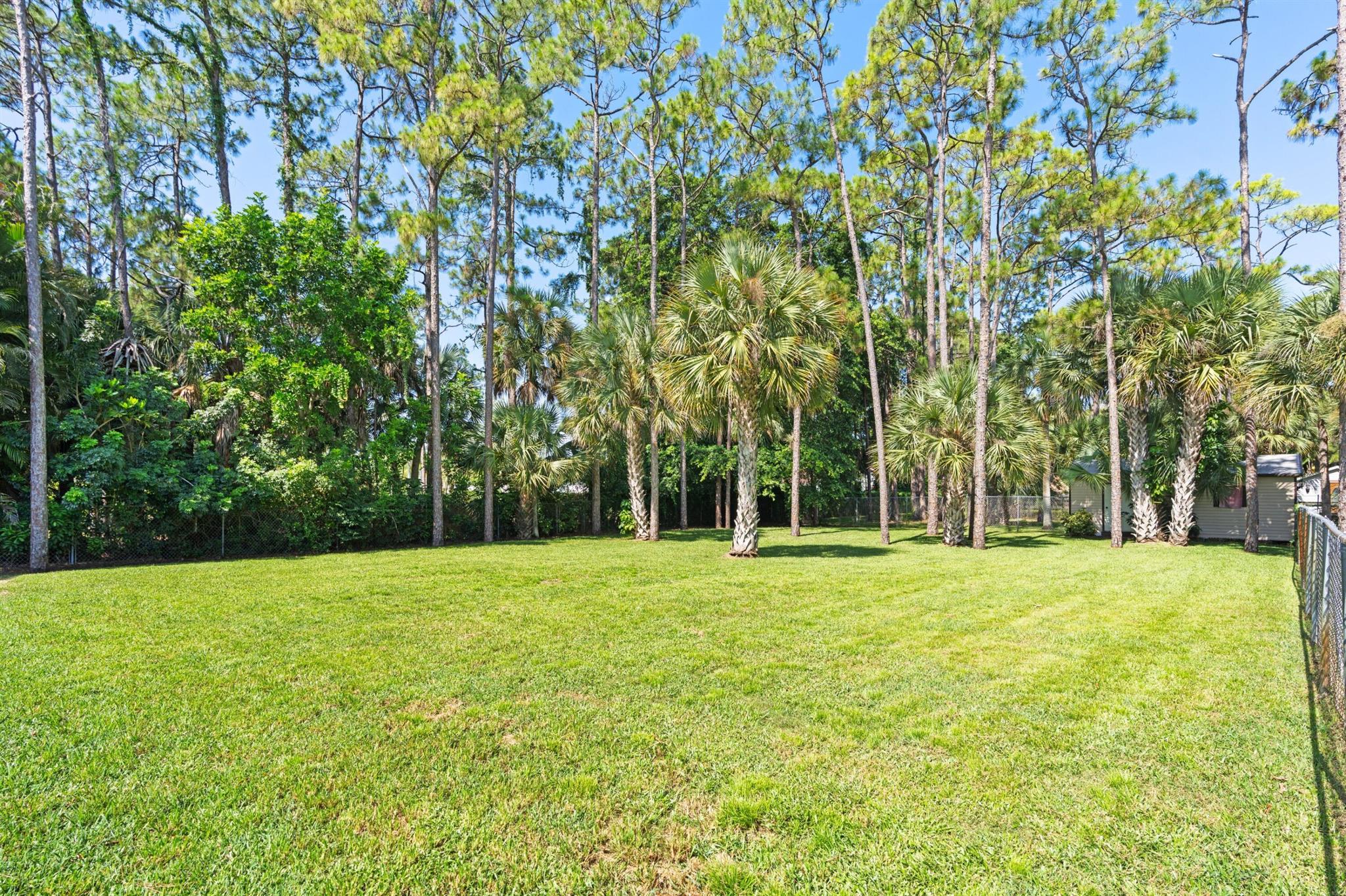 LOXAHATCHEE GROVES - Residential