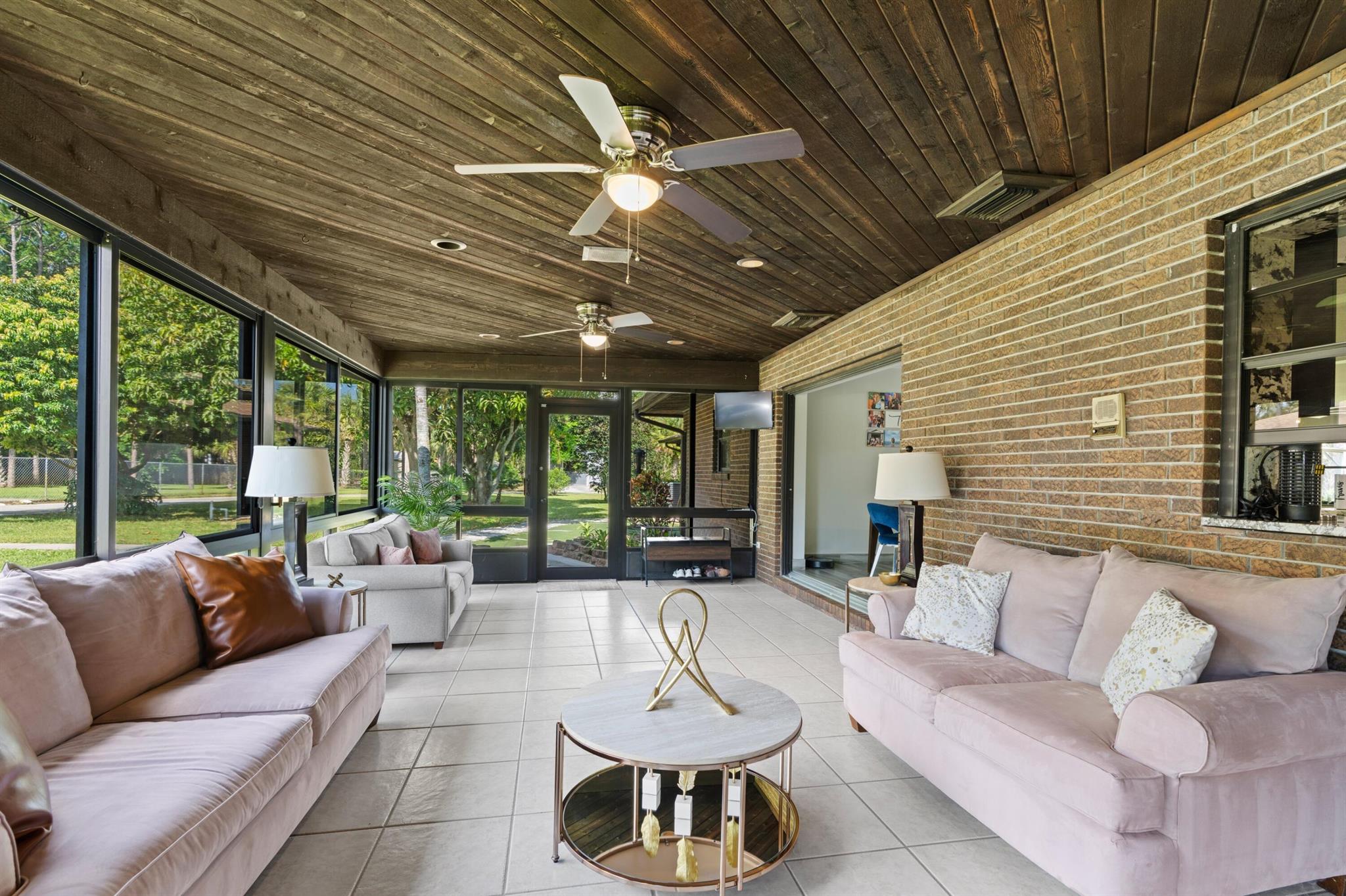 LOXAHATCHEE GROVES - Residential