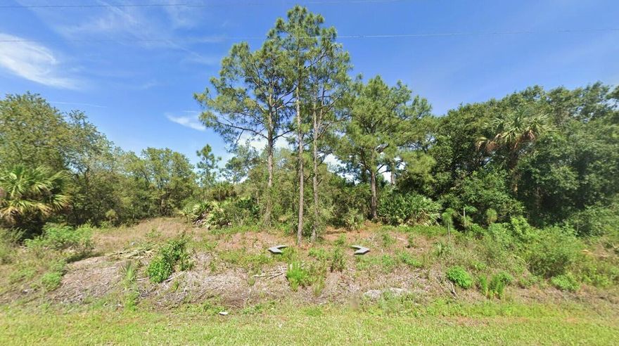 Build or bring your dream home and barn on this high and dry 1.25 acre lot. NO IMPACT FEE in this residential/farm & equestrian community of Montura Ranches. This property is located just minutes West of Lake Okeechobee. There is easy access to US 27. Montura Ranches is a great community with a Club House, community pool and park play area in the peaceful City of Clewiston! Not in an HOA, so park your boat or RV outside your home. Enjoy this rare country setting but still close to shopping, restaurants, and recreation activities. Minutes to Lake Okeechobee Park which it's popular for its 400-foot fishing pier. Located a little over an hour from Miami, West Palm and Broward