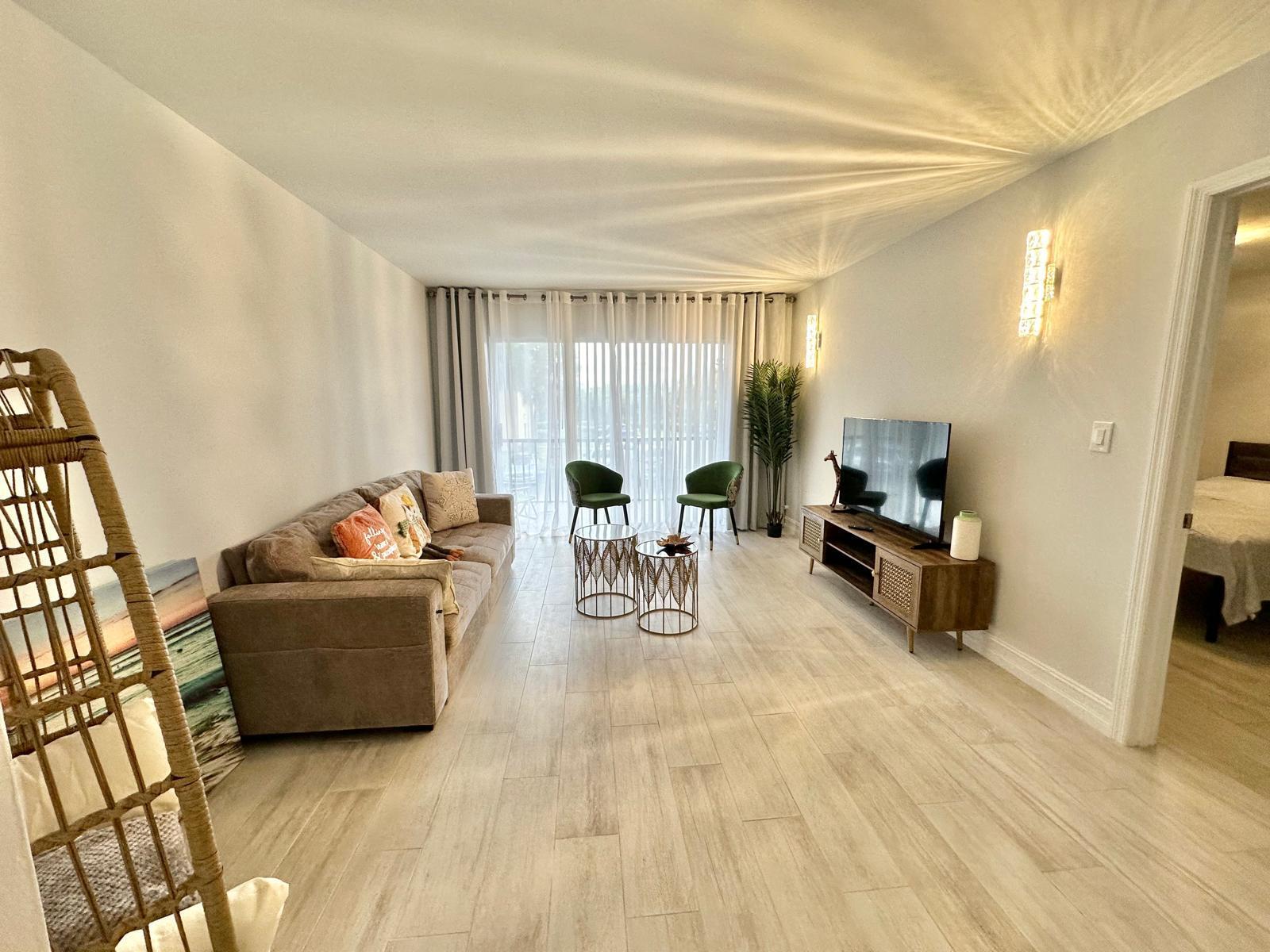 470 NW 20th Street Unit 205