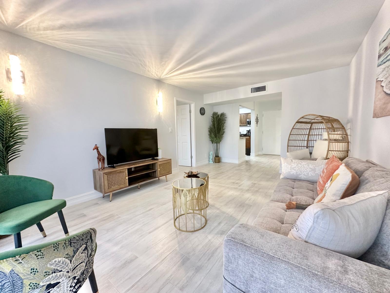 470 NW 20th Street Unit 205