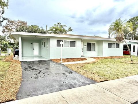 Photo of 3140 SW 21st Street, Fort Lauderdale, FL 33312 (MLS # B26029170)