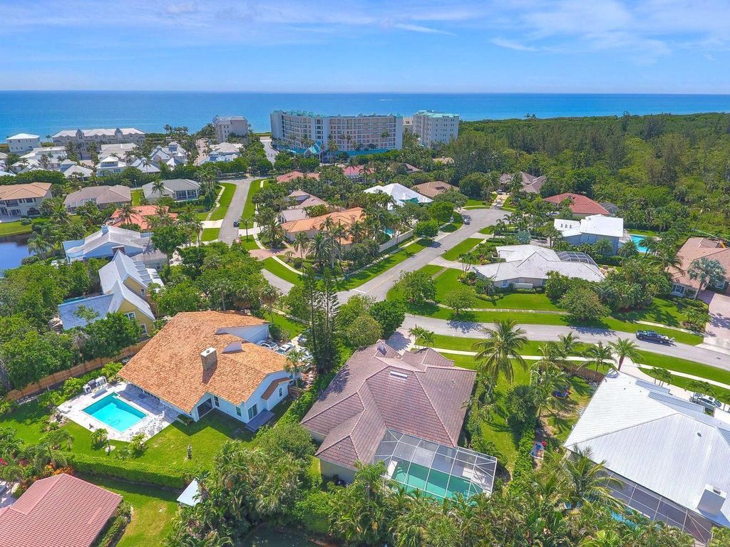 Photo of 121 Olympus Way, Jupiter, FL 33477 (MLS # R11161137)