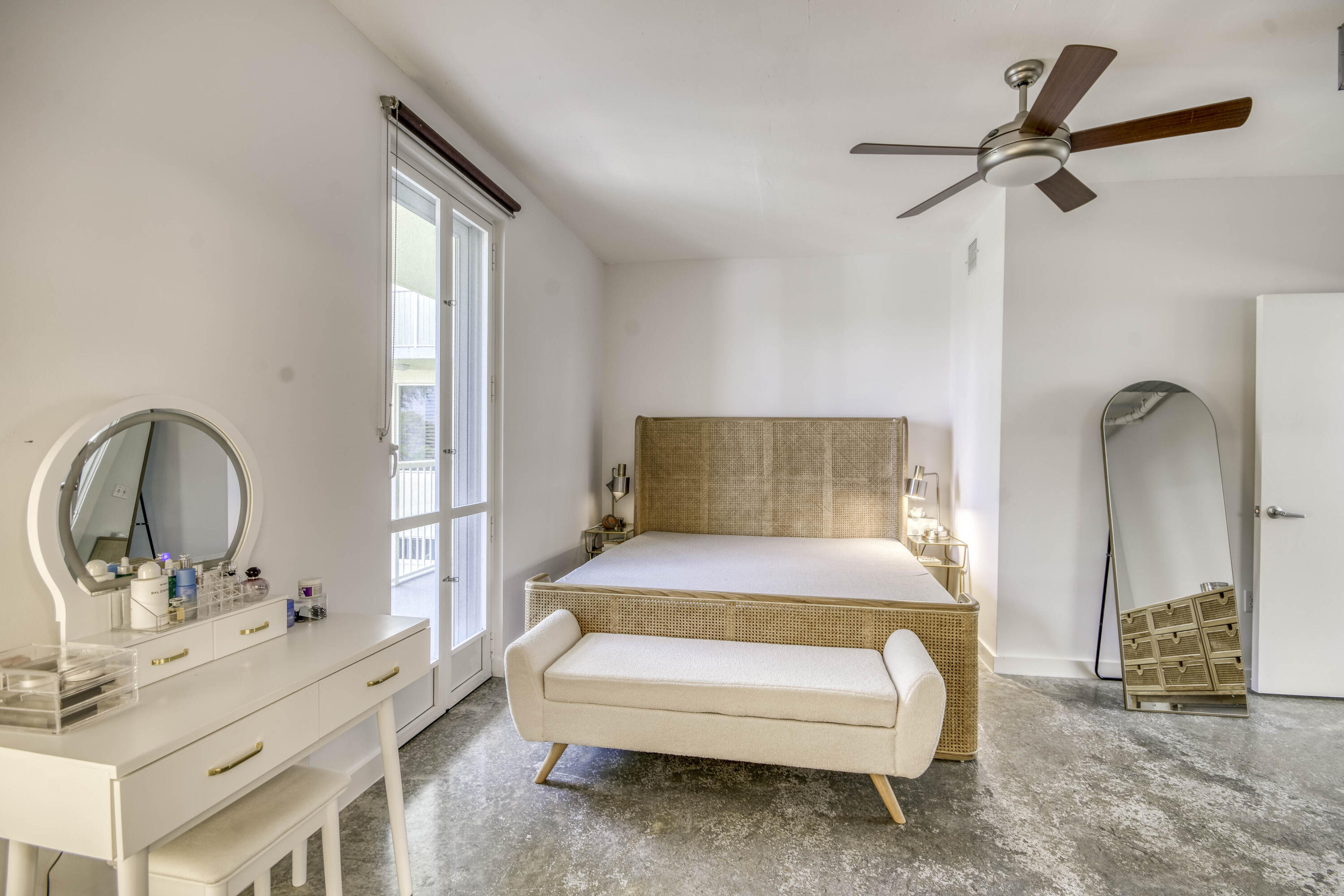 LAKE AVENUE LOFTS CONDO - Residential