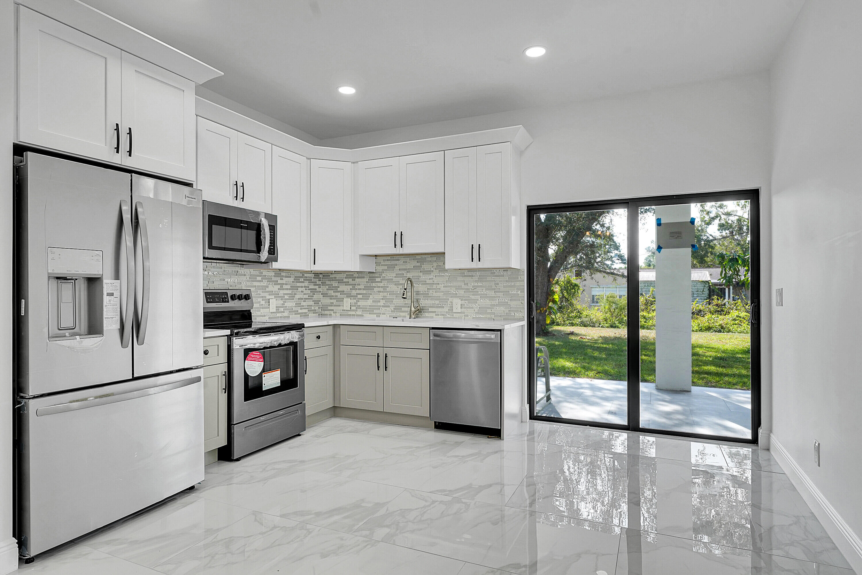 LAKEWOOD PARK UNIT 10 - Residential Lease