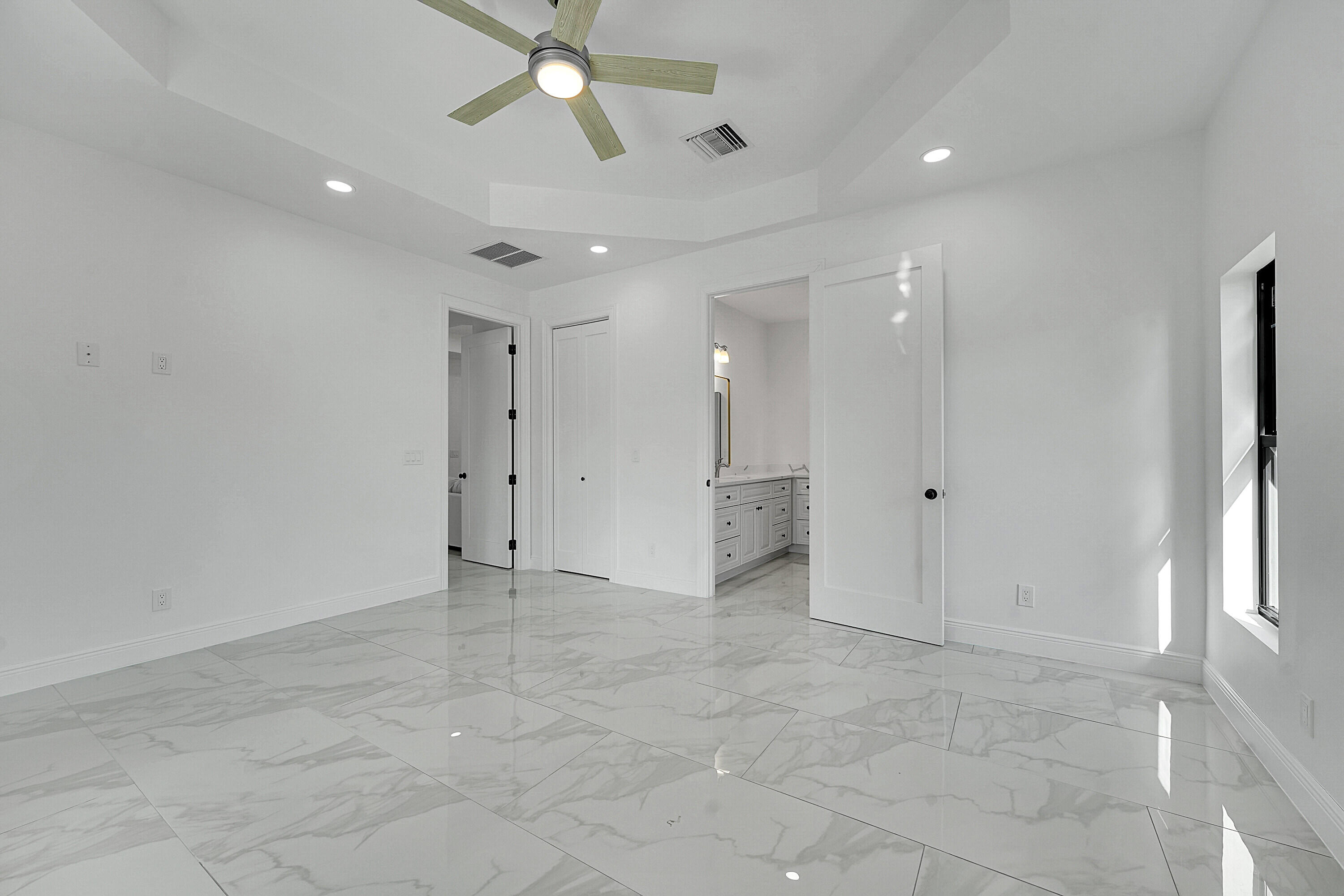 LAKEWOOD PARK UNIT 10 - Residential Lease