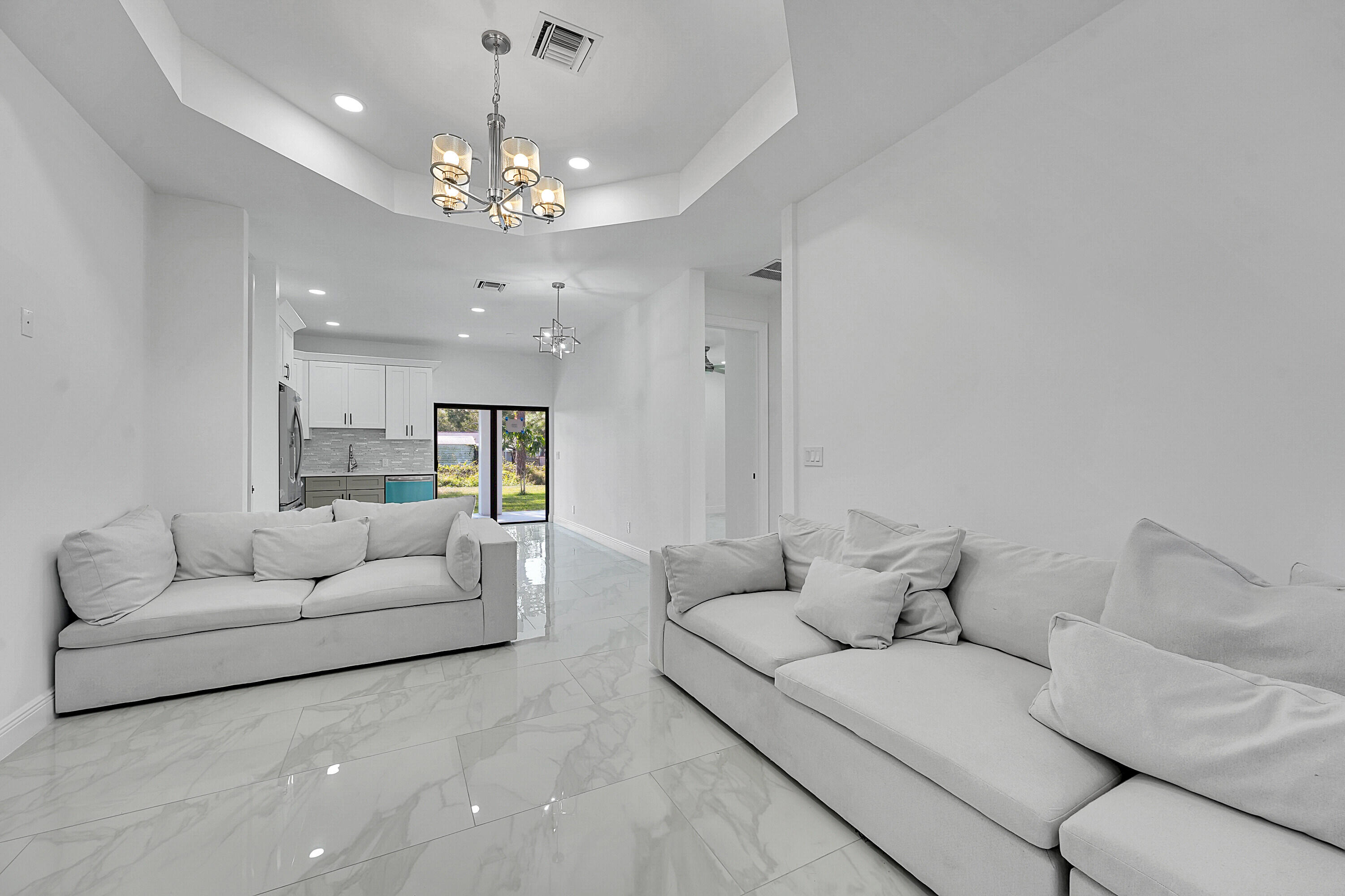 LAKEWOOD PARK UNIT 10 - Residential Lease