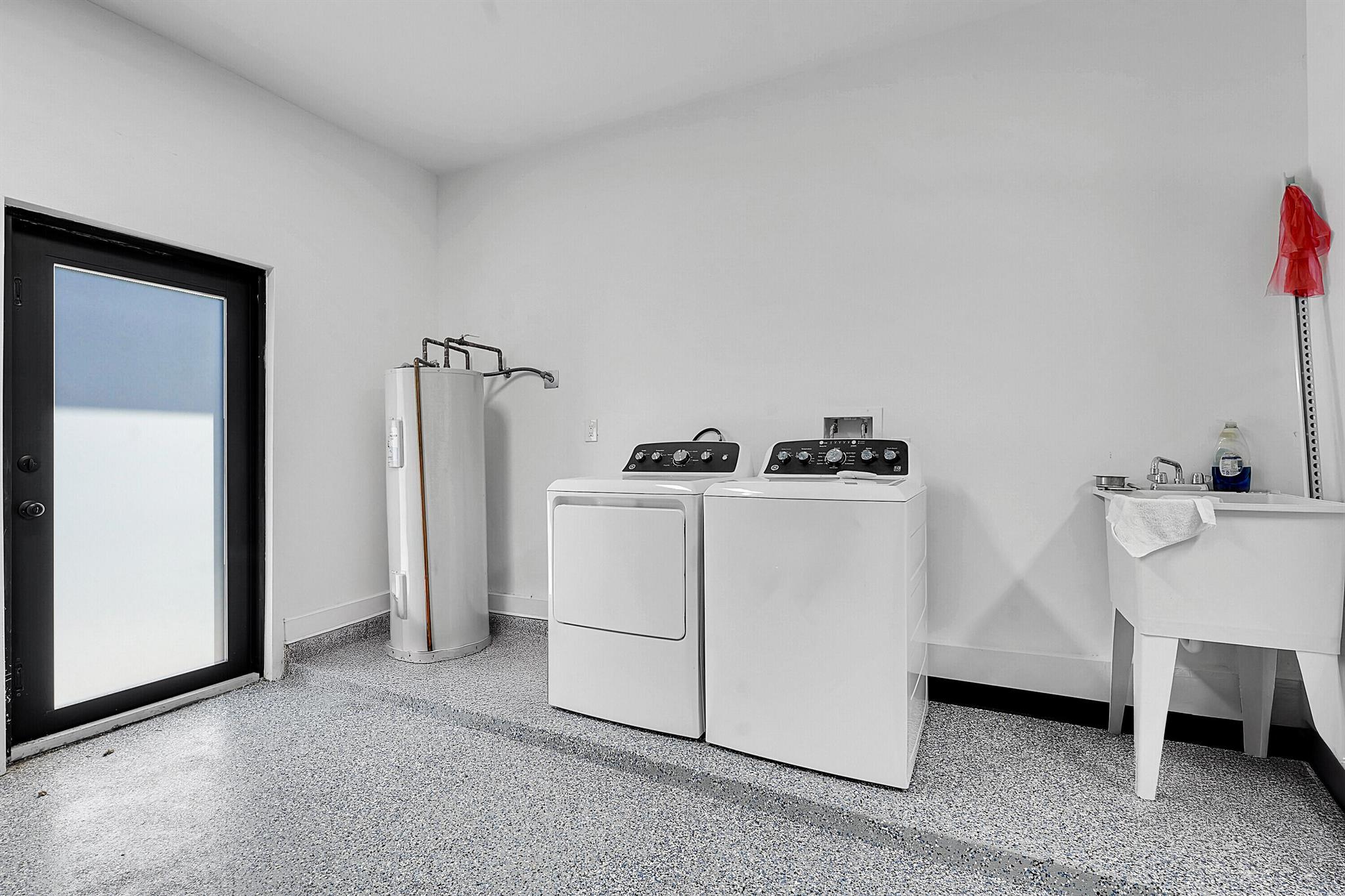 LAKEWOOD PARK UNIT 10 - Residential Lease