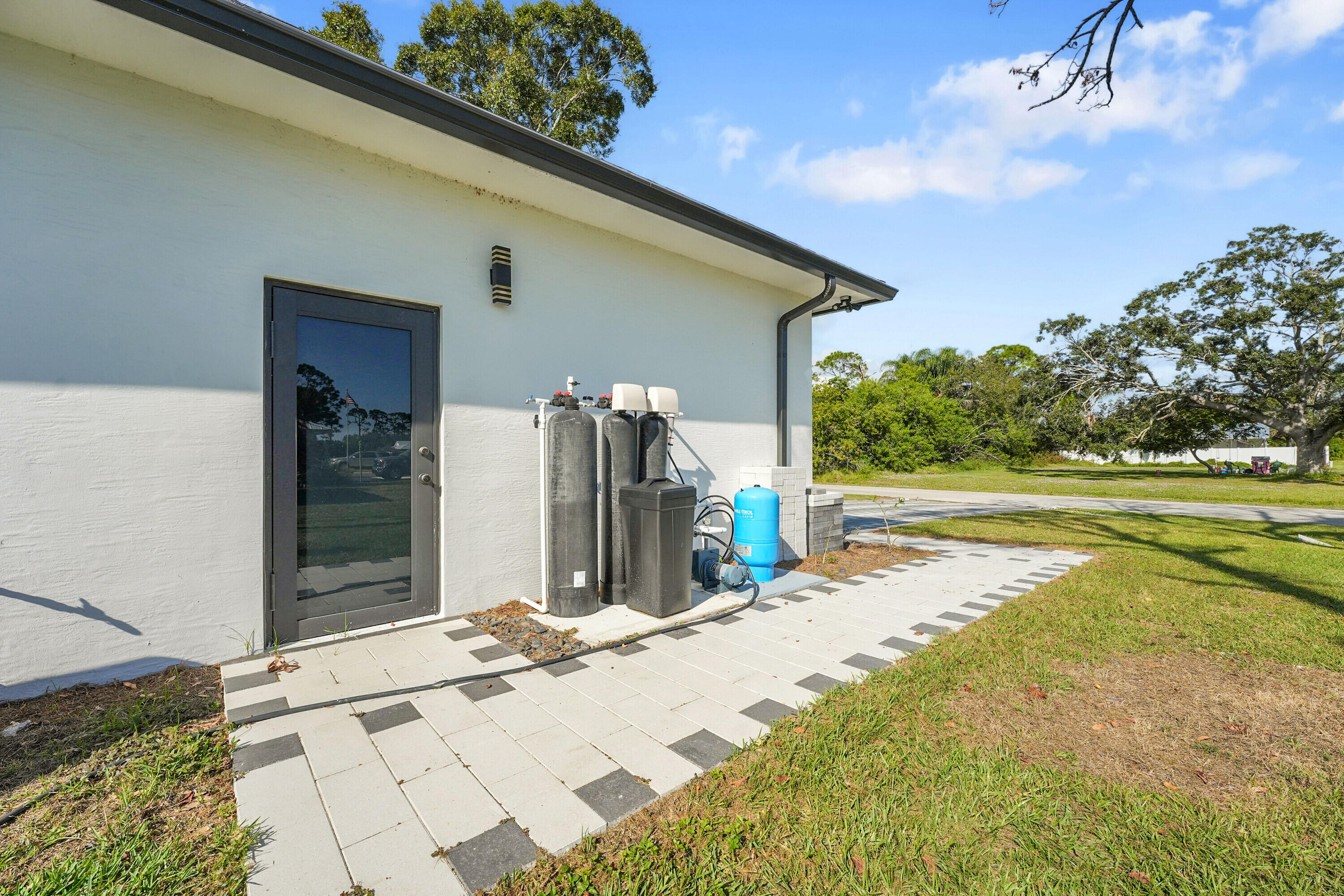 LAKEWOOD PARK UNIT 10 - Residential Lease