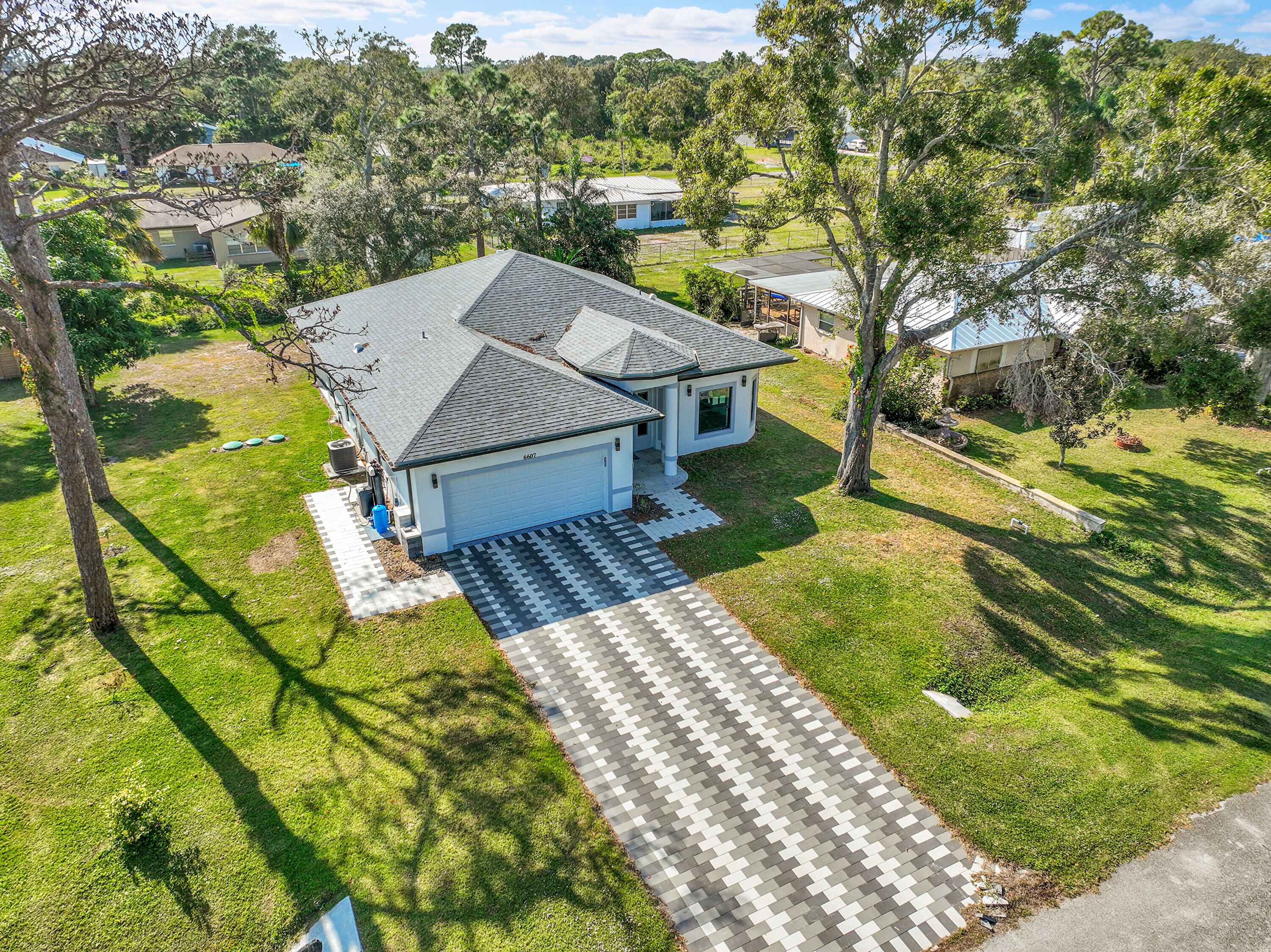 LAKEWOOD PARK UNIT 10 - Residential Lease