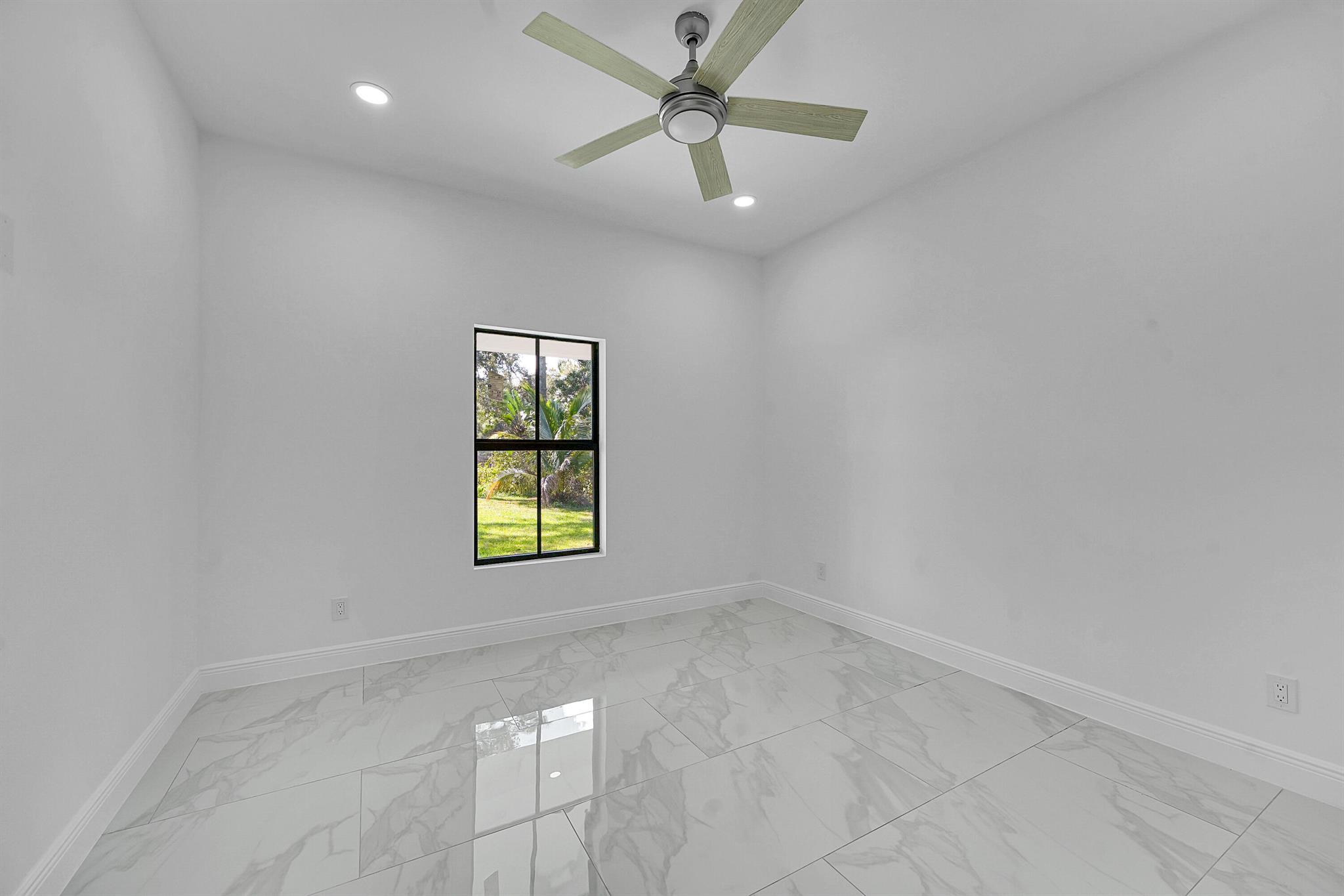 LAKEWOOD PARK UNIT 10 - Residential Lease