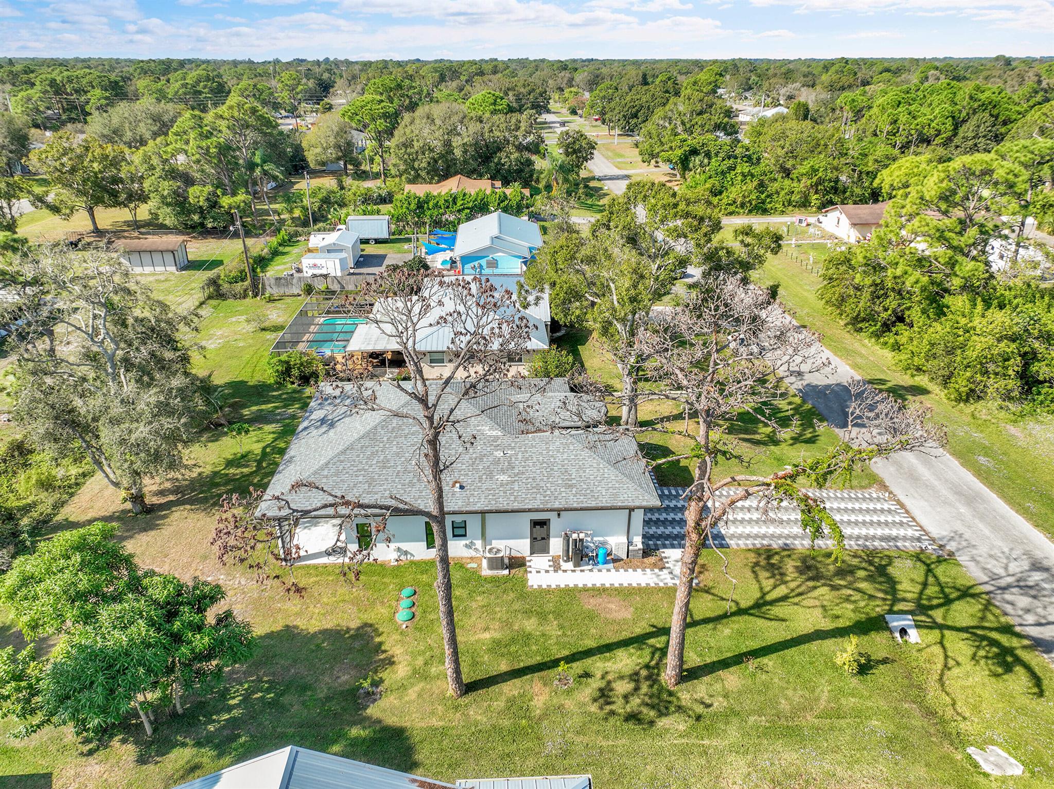 LAKEWOOD PARK UNIT 10 - Residential Lease