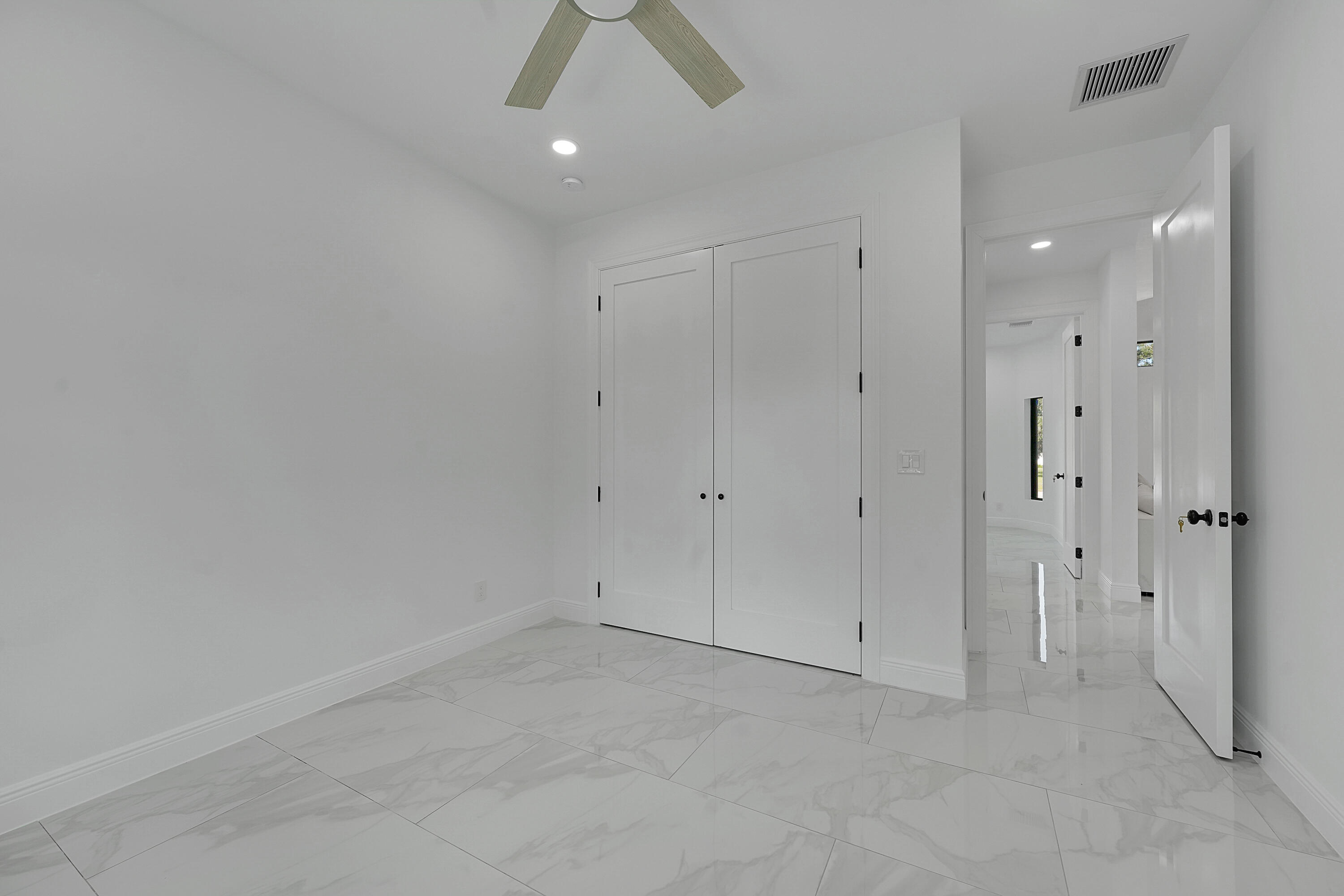 LAKEWOOD PARK UNIT 10 - Residential Lease