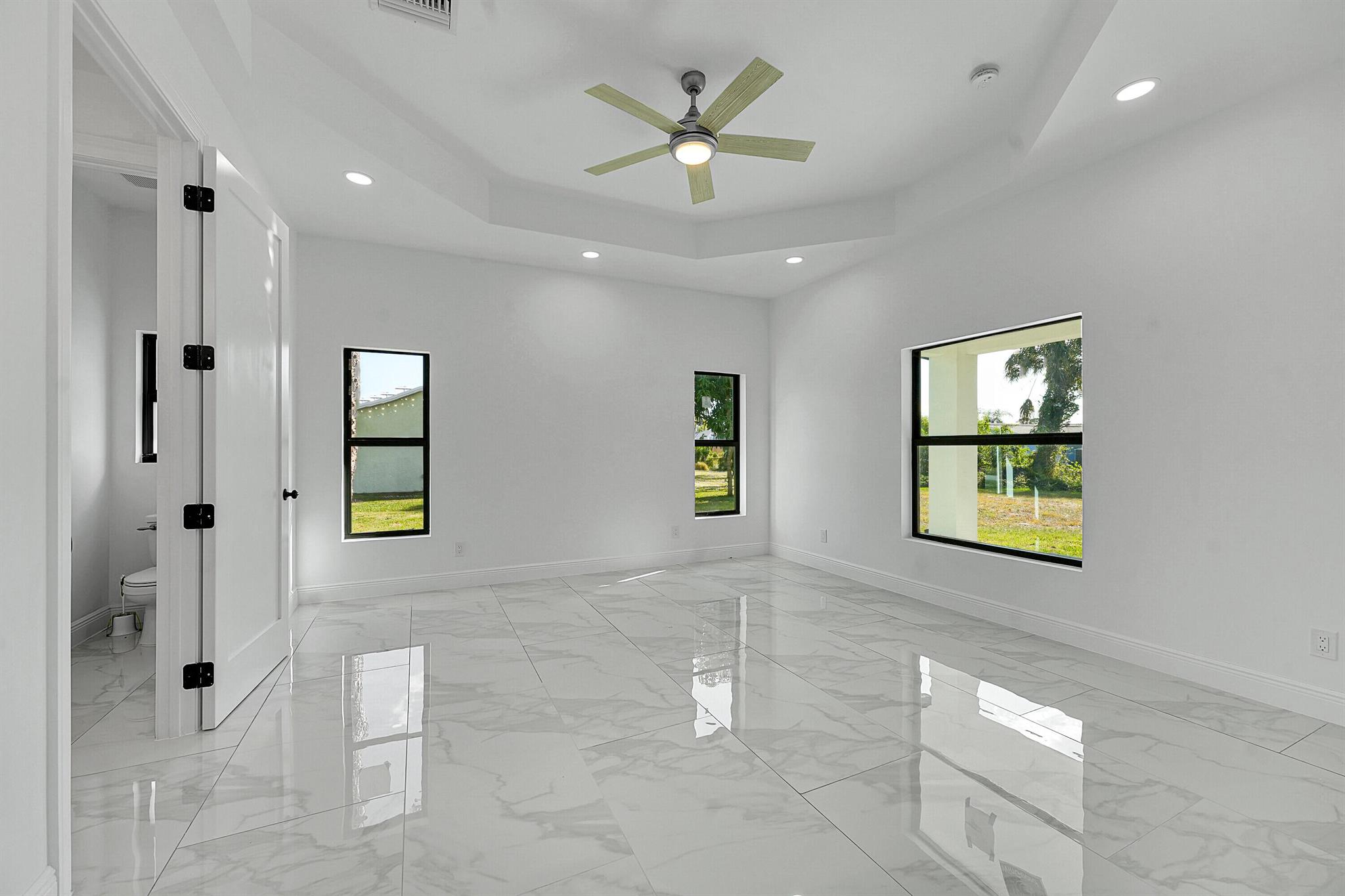 LAKEWOOD PARK UNIT 10 - Residential Lease