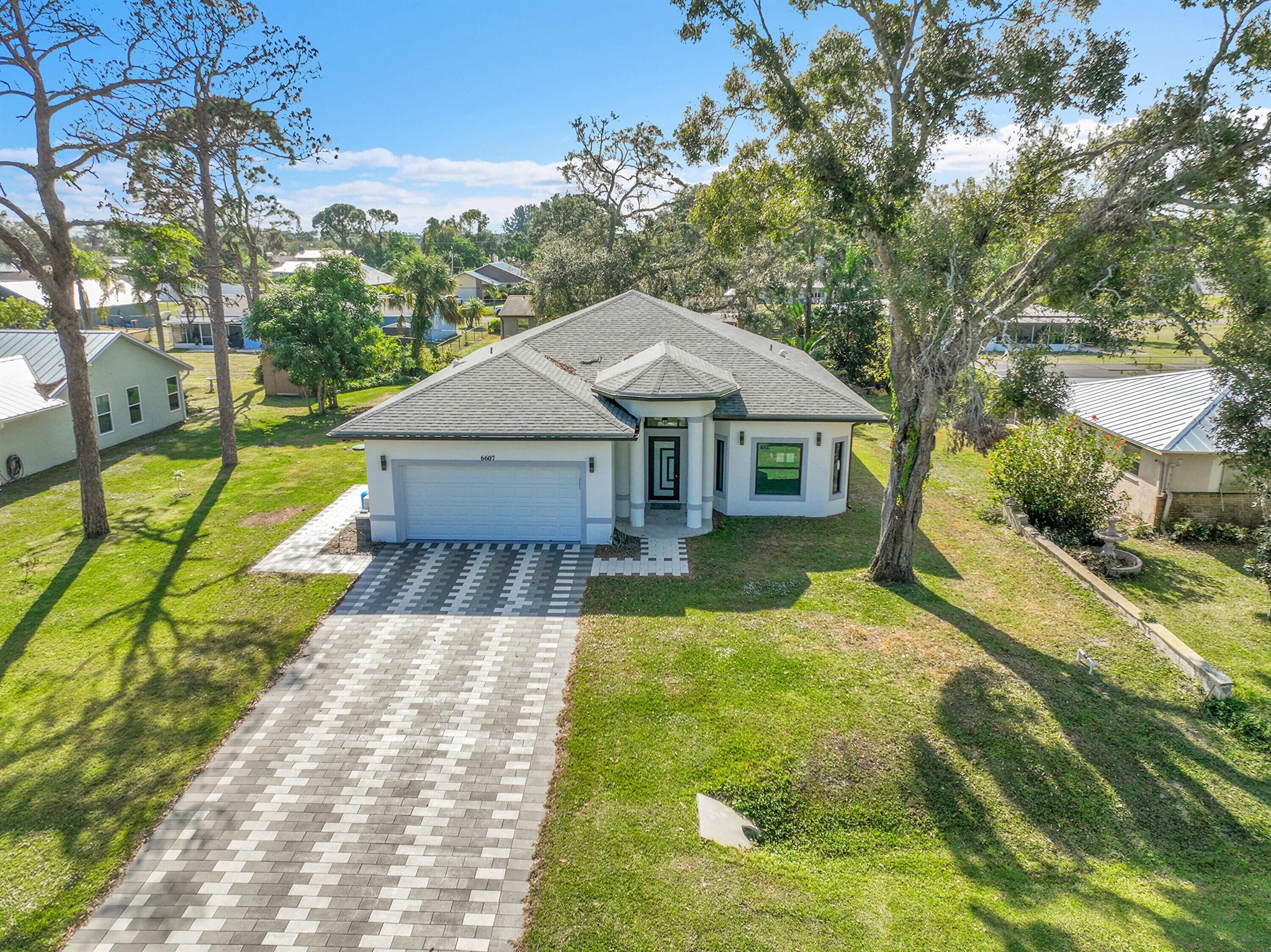 LAKEWOOD PARK UNIT 10 - Residential Lease