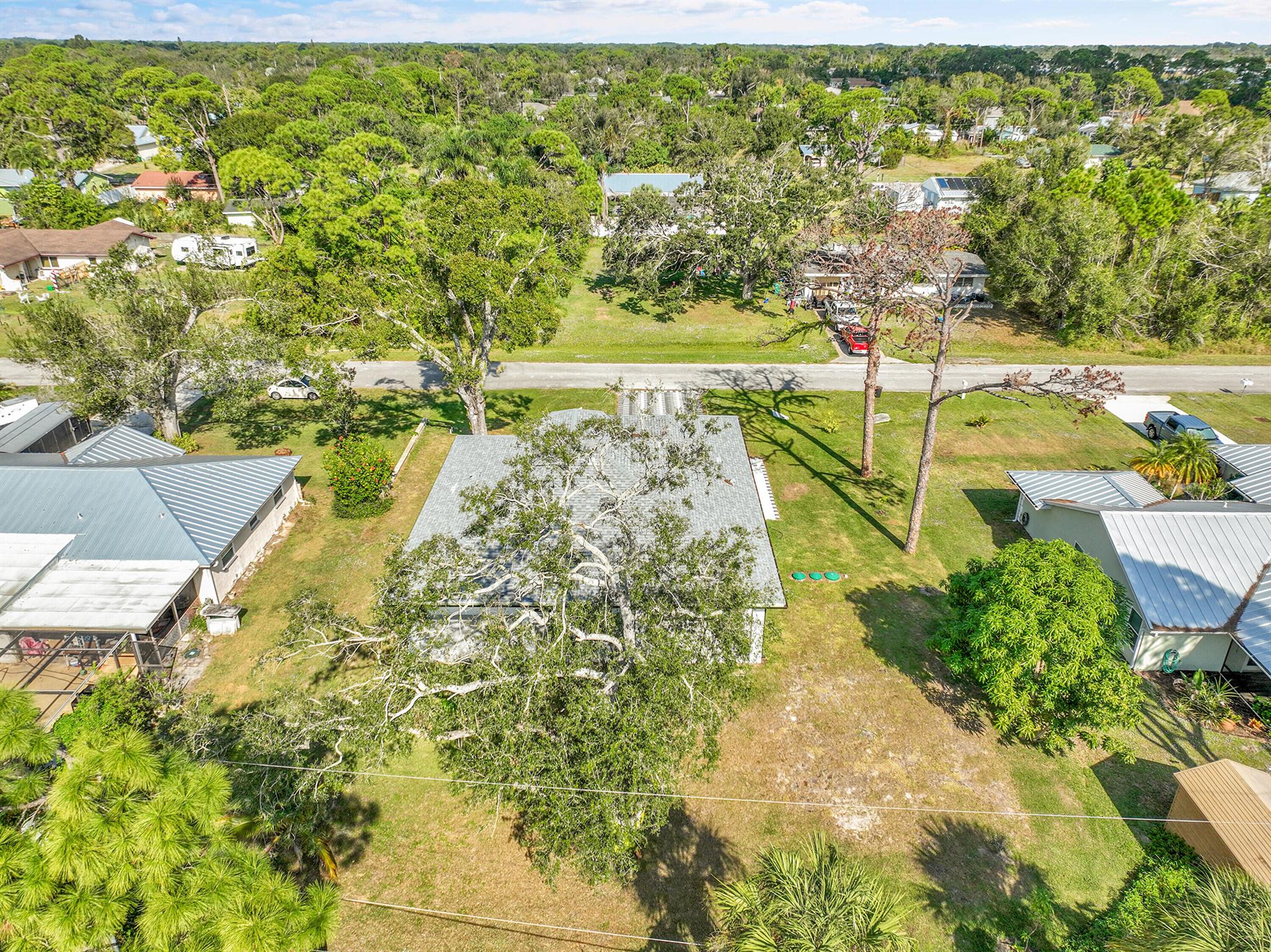 LAKEWOOD PARK UNIT 10 - Residential Lease