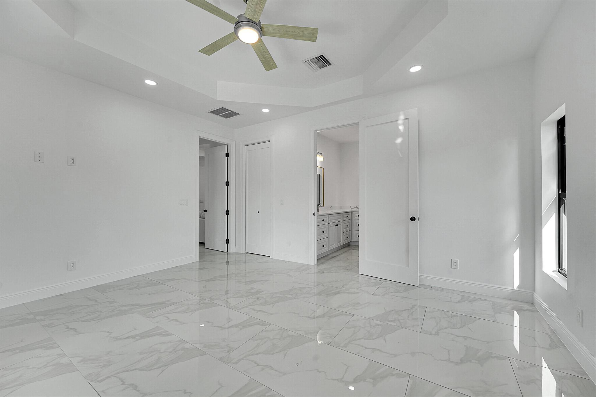 LAKEWOOD PARK UNIT 10 - Residential Lease