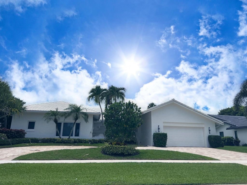 Photo of 16717 Ironwood Drive, Delray Beach, FL 33445 (MLS # R10904063)