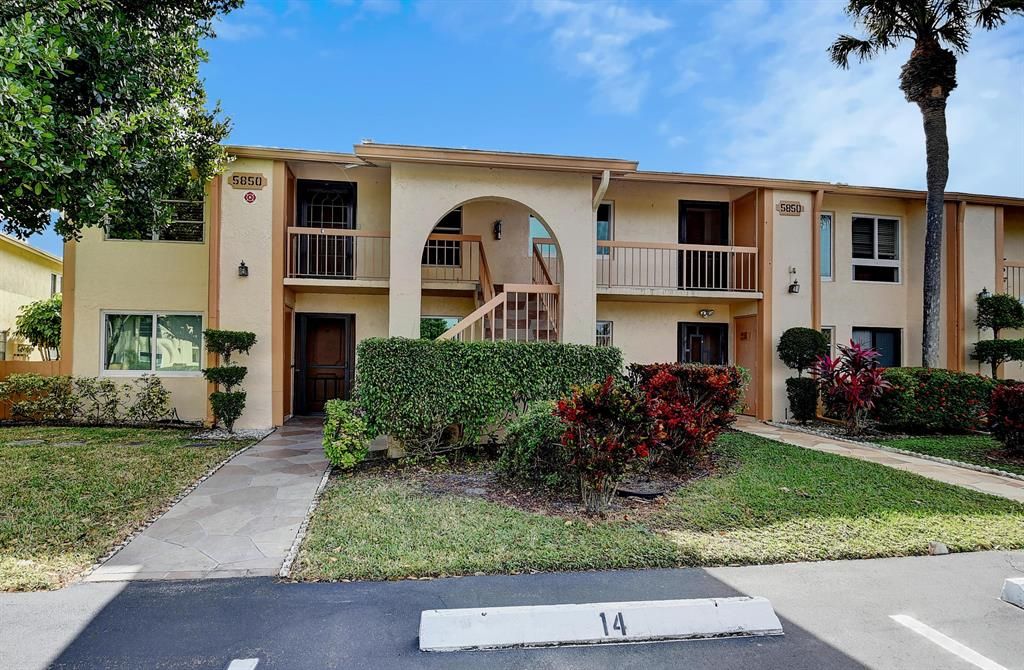 Photo of 5850 Sugar Palm Court #F - 14, Delray Beach, FL 33484 (MLS # R10682836)