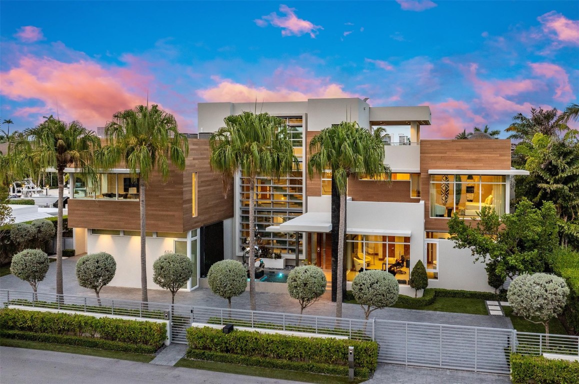 650 Royal Plaza Drive