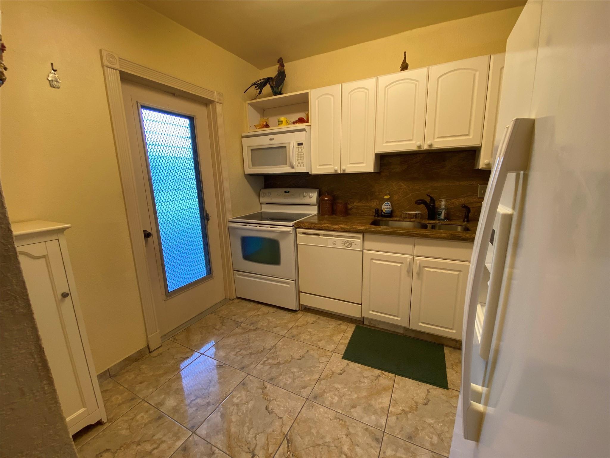 HILLCREST - Residential