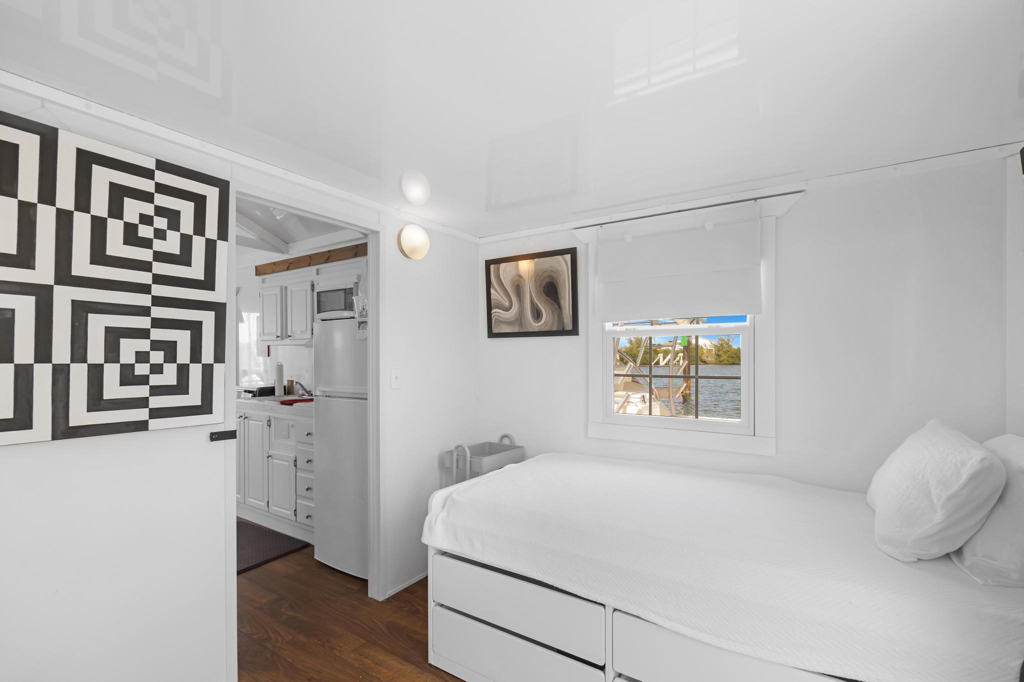 Key West, Florida 33040, United States, 1 Bedroom Bedrooms, ,1 BathroomBathrooms,Residential,Active,209696